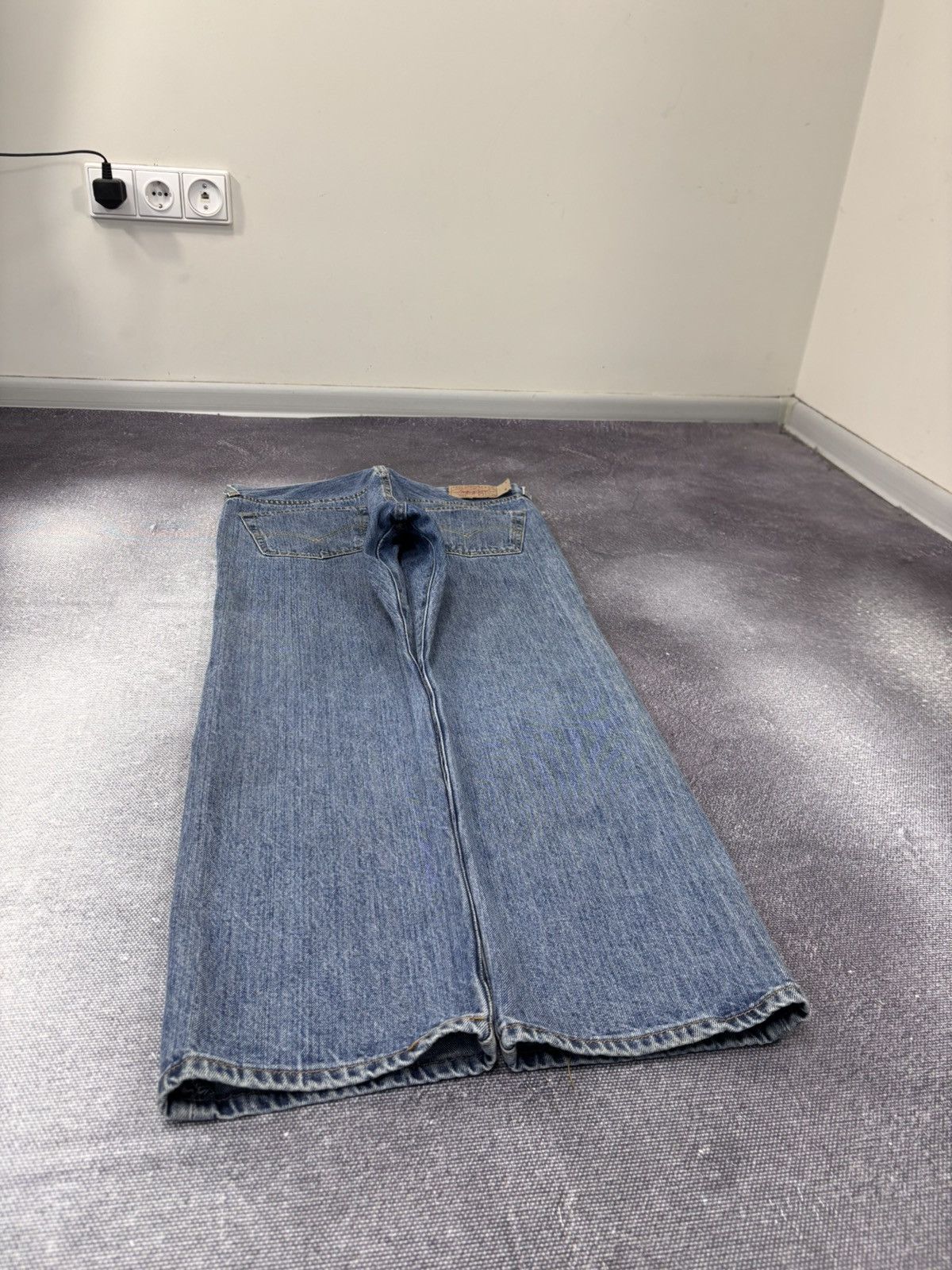 Levi's Vintage Levi’s 501 Men’s Blue USA Hype Denim Jeans Size US 34 / EU 50 - 3 Thumbnail