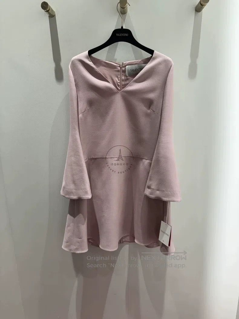 Valentino Valentino Pink dress Size M / US 6-8 / IT 42-44 - 1 Thumbnail