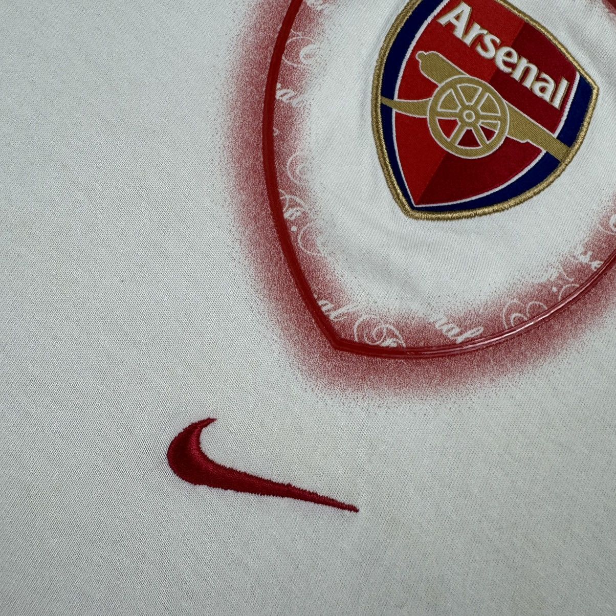 Nike Vintage Nike Arsenal Centre Logo T-shirt Size US L / EU 52-54 / 3 - 8 Thumbnail