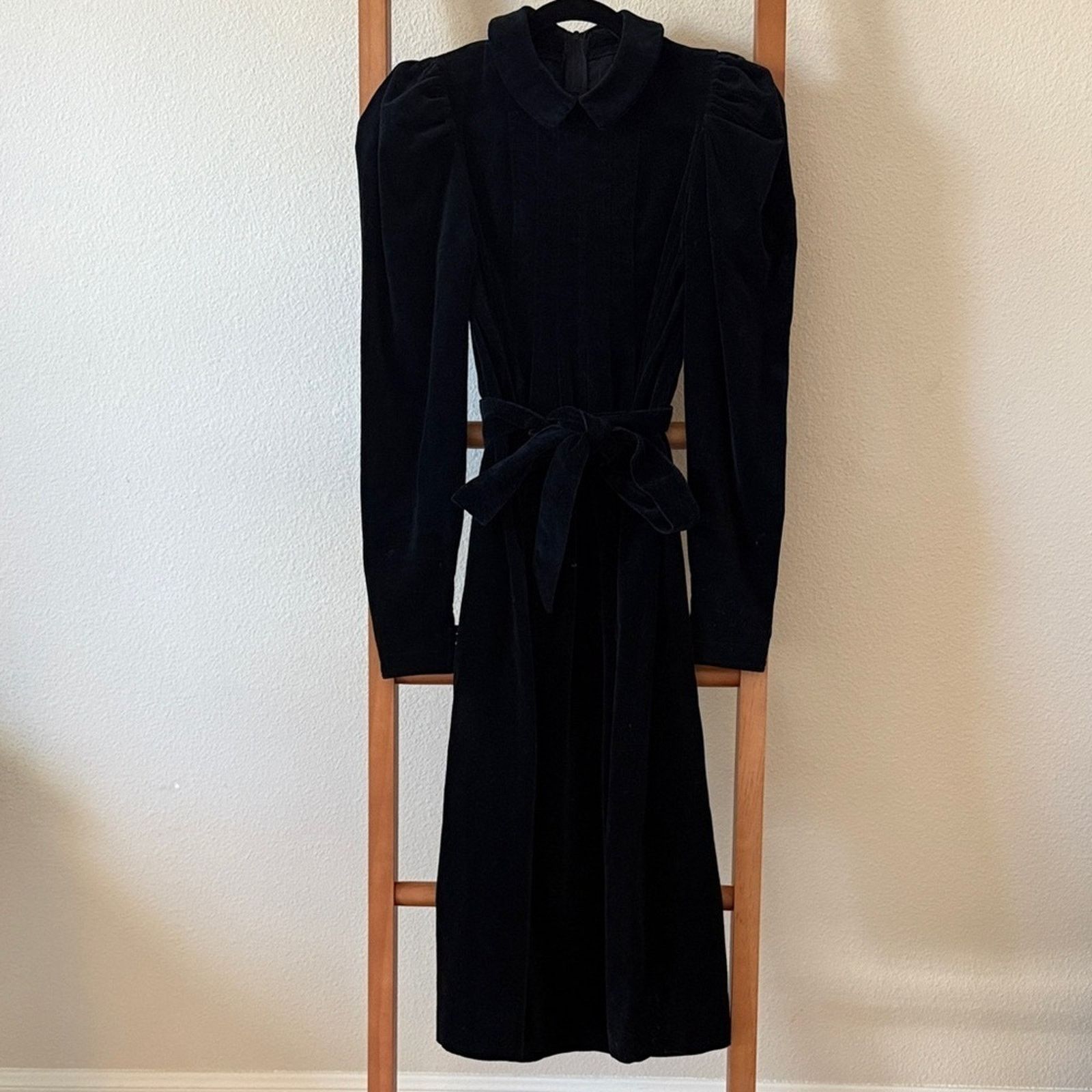 Laura Ashley Vintage Laura, Ashley puff sleeve pleat front black dress 6 Size M / US 6-8 / IT 42-44 - 1 Thumbnail