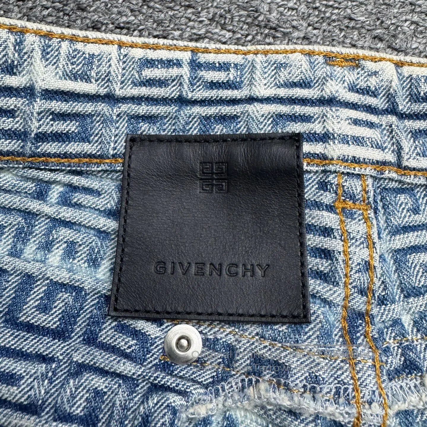 Givenchy Givenchy 4G Old-Fashioned Full-Print jeans| Size US 34 / EU 50 - 3 Thumbnail