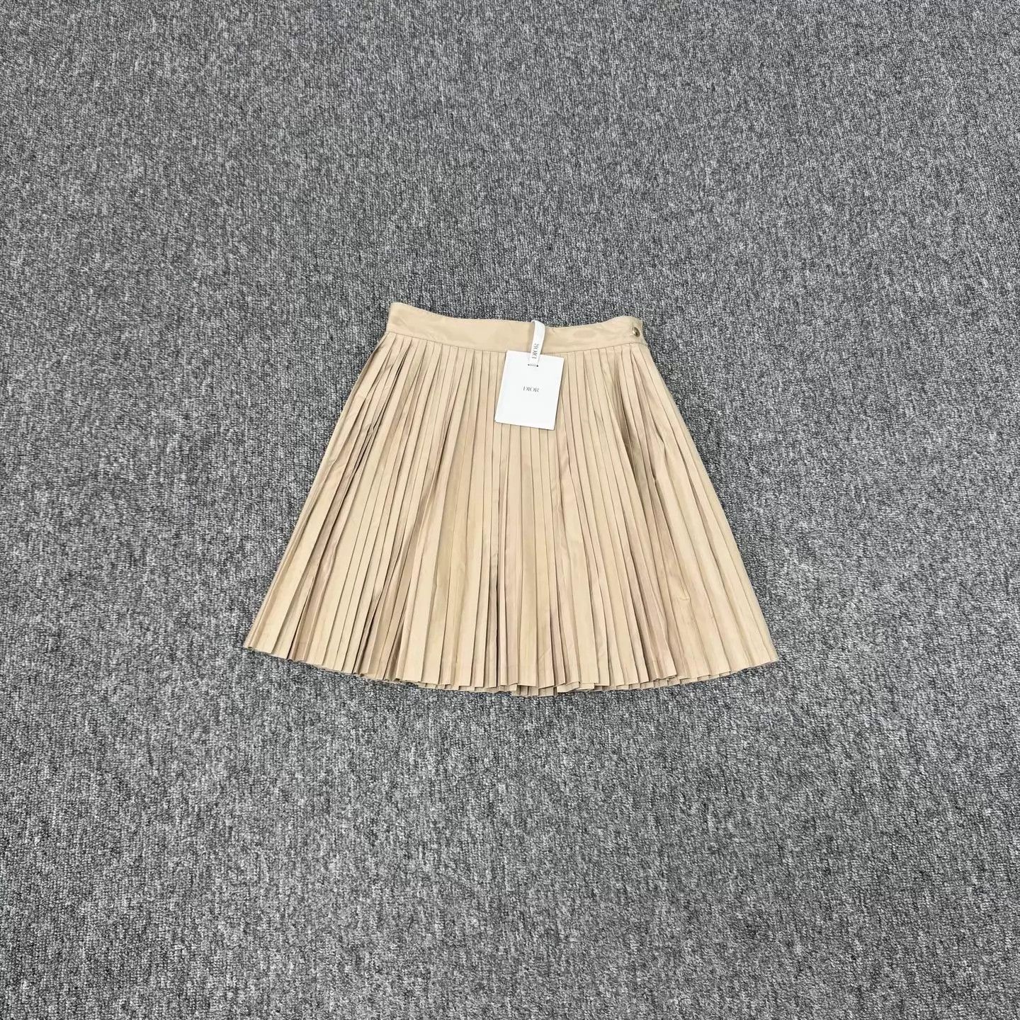 Dior Dior Beige Pleated Mini Skirt 36 (New with Tags) Size 26" / US 2 / IT 38 - 1 Thumbnail