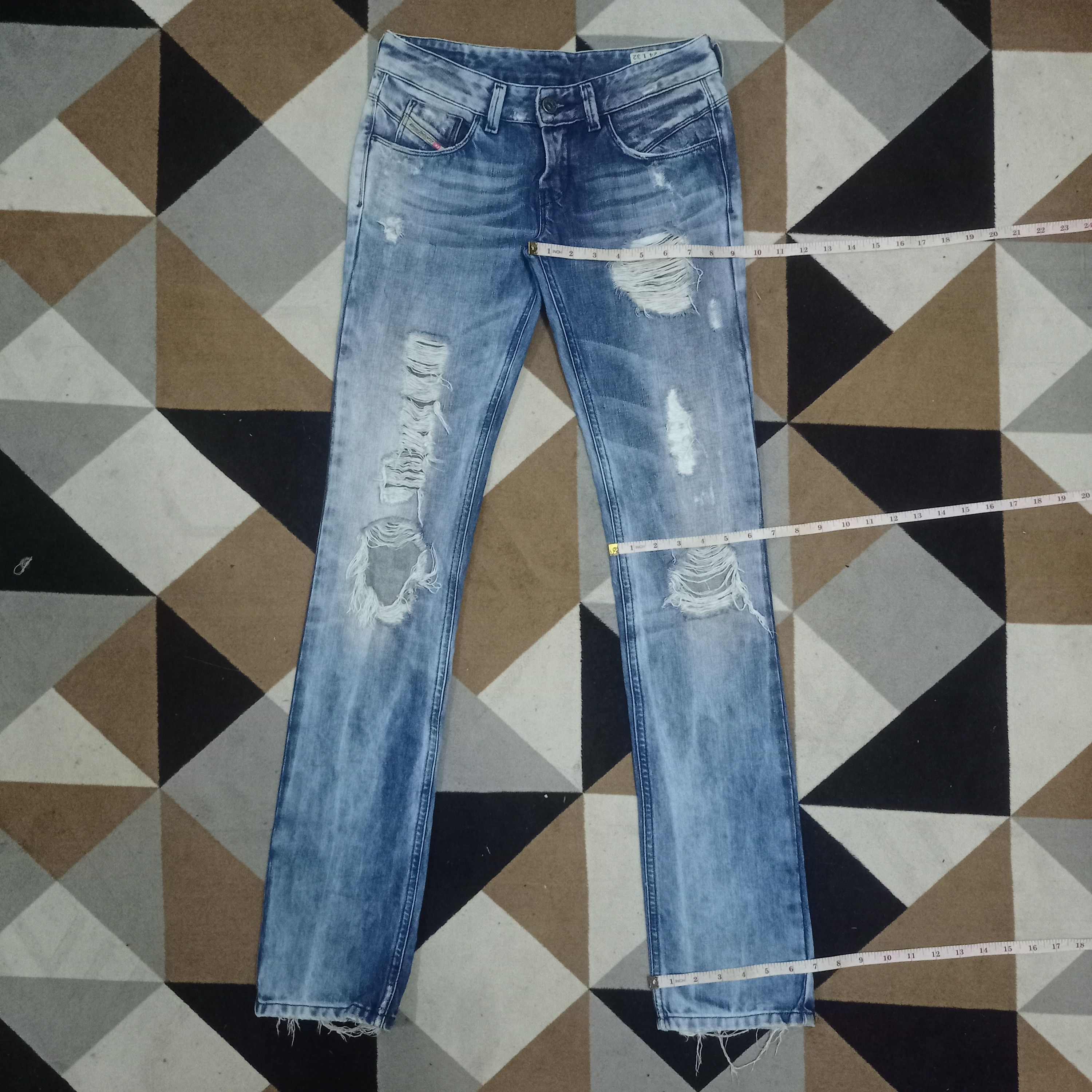 Diesel Vintage Diesel Light Wash Distressed Bootcut Jeans Size 27" / US 4 / IT 40 - 12 Thumbnail