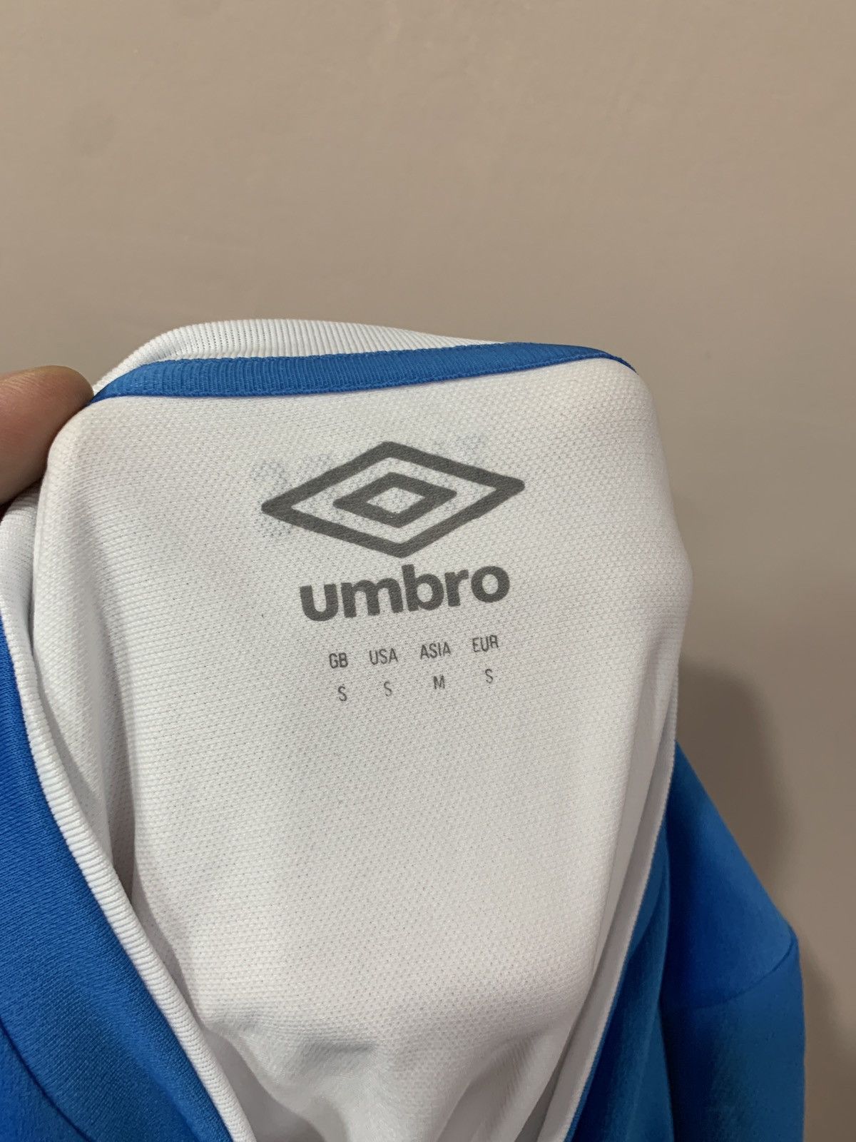 Umbro Hull City Home Football Shirt Umbro Soccer Jersey Size S Size US S / EU 44-46 / 1 - 9 Thumbnail