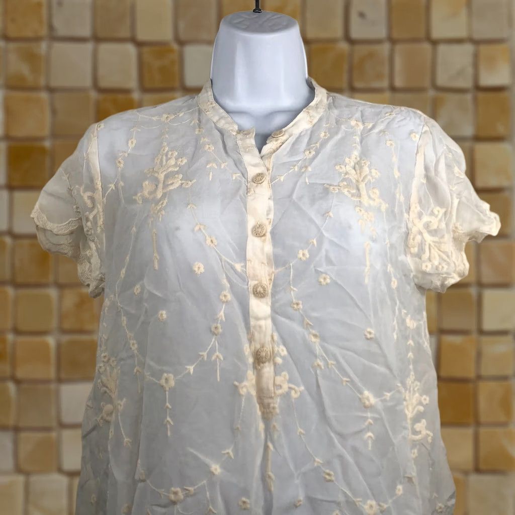 Johnny Was Johnny Was Blouse Tunic Top Embroidered Ivory Cream XS Crew Neck Short Sleeve Cupra Rayon Adults Women Relaxed Regular Size XS Size XS / US 0-2 / IT 36-38 - 1 Thumbnail