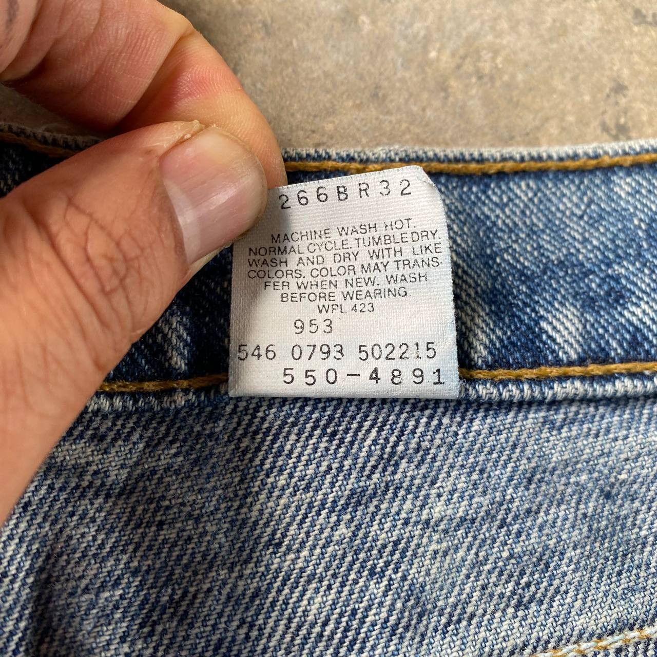 Levi's Vintage Clothing VINTAGE 1993 LEVIS 550 DIRTY MUDWASH GRUNGE JEAN USA W35X31" Size US 35 - 15 Thumbnail