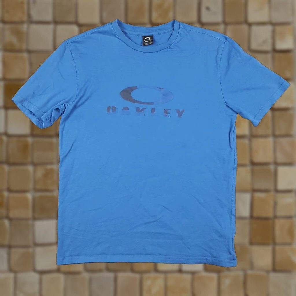 Oakley VINTAGE Oakley T-Shirt Men Medium Blue Retro 90s Outdoor Athletic Logo Cotton Size US M / EU 48-50 / 2 - 1 Thumbnail