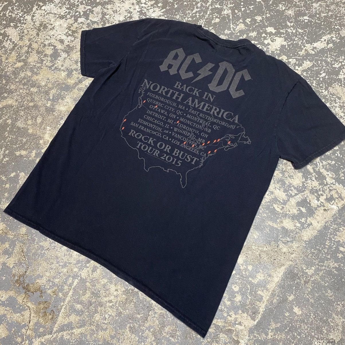 Band Tees Y2K AC/DC Back in Black Band T-shirt Size US L / EU 52-54 / 3 - 8 Thumbnail