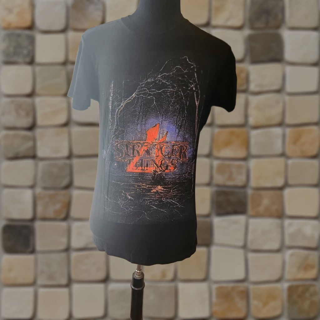 Vintage Netflix Stranger Things Season 4 T Shirt Black Medium Mens Short Sleeve Size US M / EU 48-50 / 2 - 1 Thumbnail