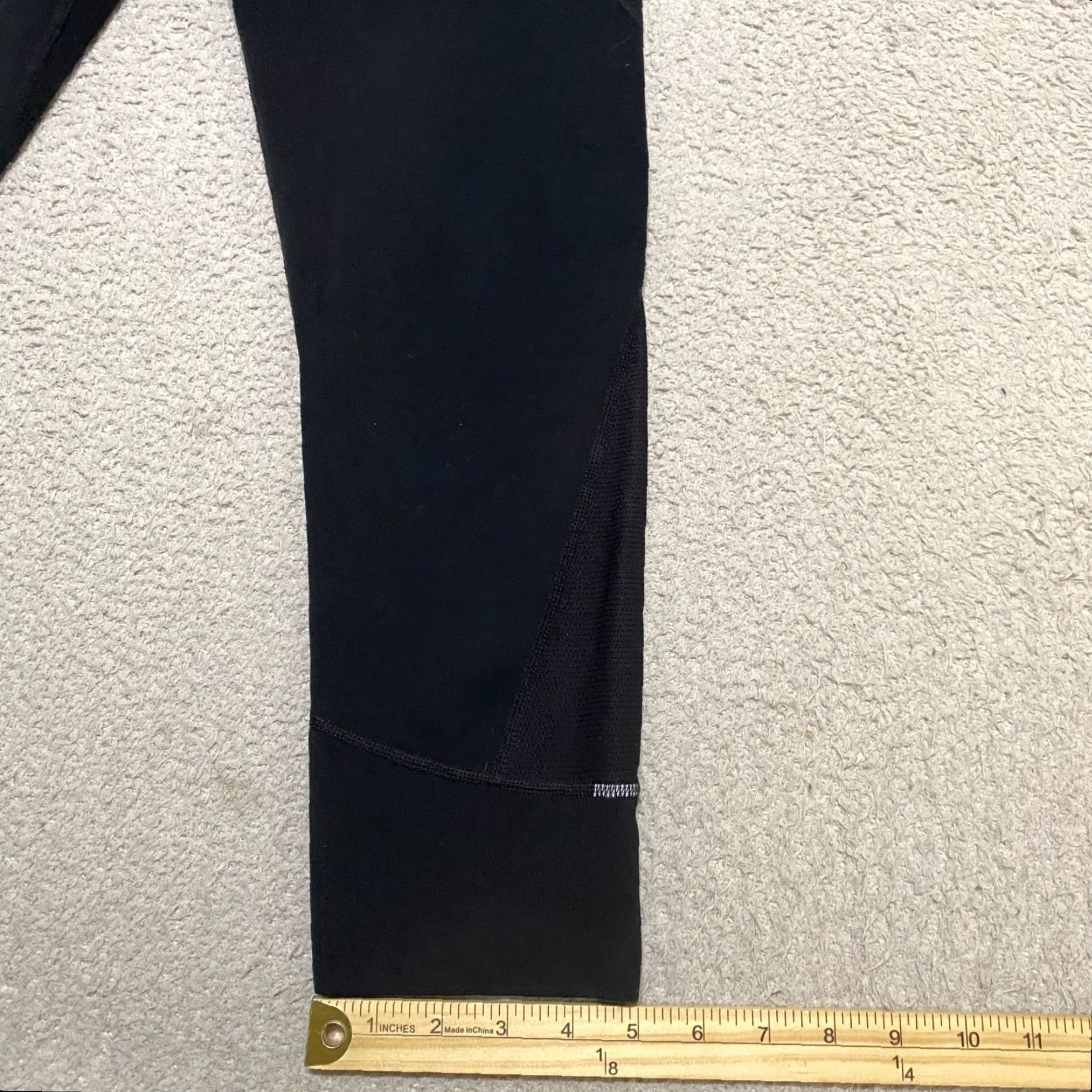 Athleta Athleta Leggings Capri Womens Large Black Pockets Seamless Athletic Capris Yoga Gym Cross-Training 21in Inseam Size 36" / US 14 / IT 50 - 2 Thumbnail