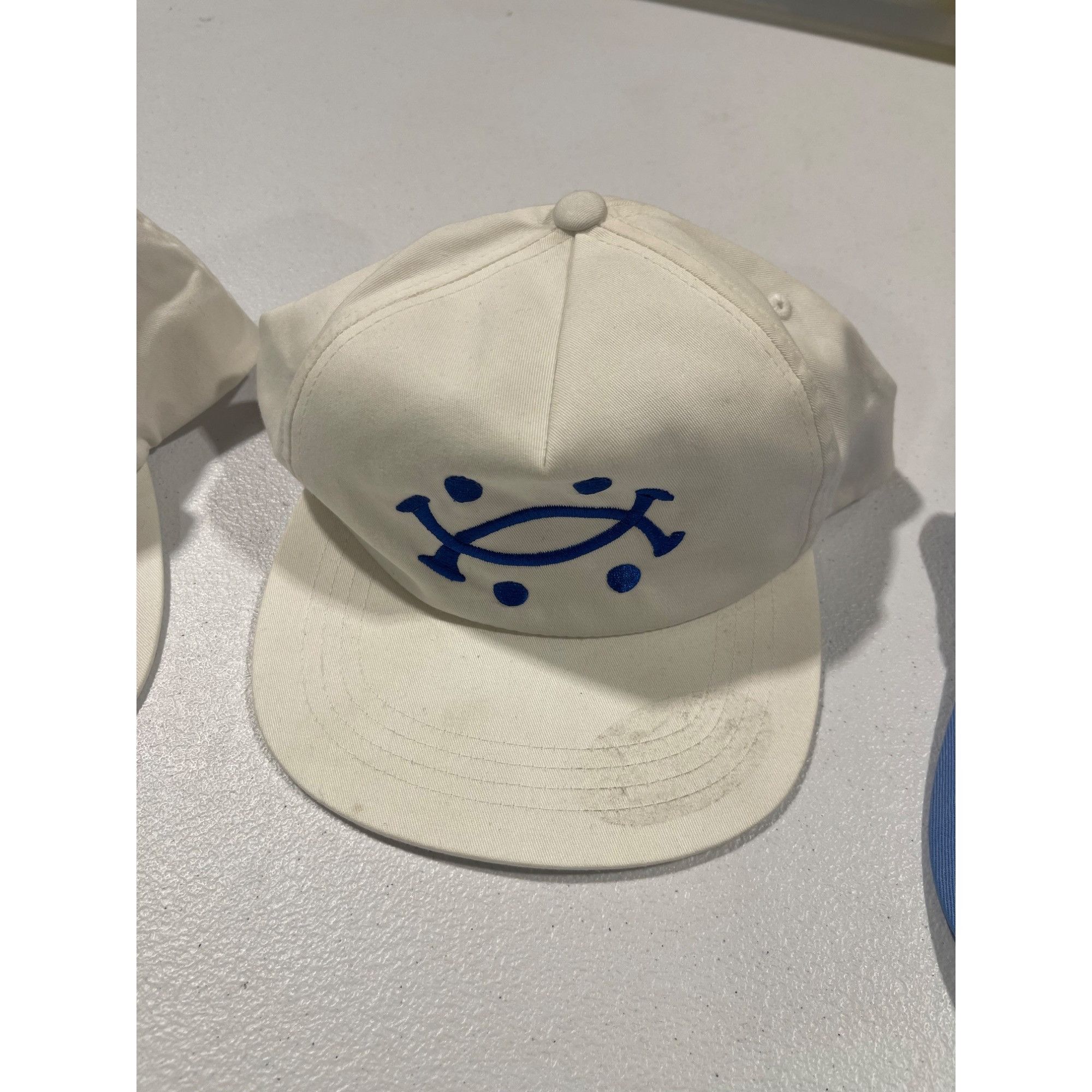 Madhappy BUNDLE OF 3 MADHAPPY ** LAKERS ** + others HATS Size ONE SIZE - 3 Thumbnail