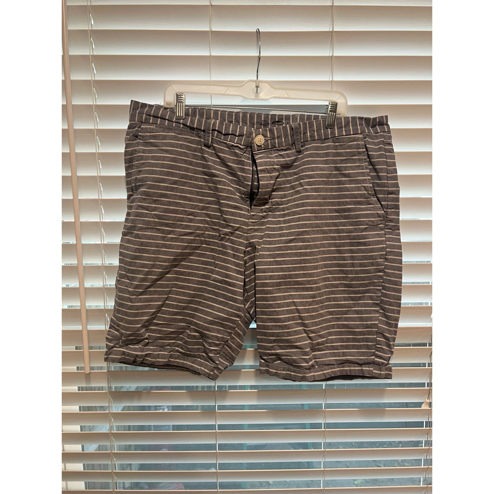 Old Navy Old Navy Striped Shorts - Size 40 Size US 40 / EU 56 - 1 Thumbnail