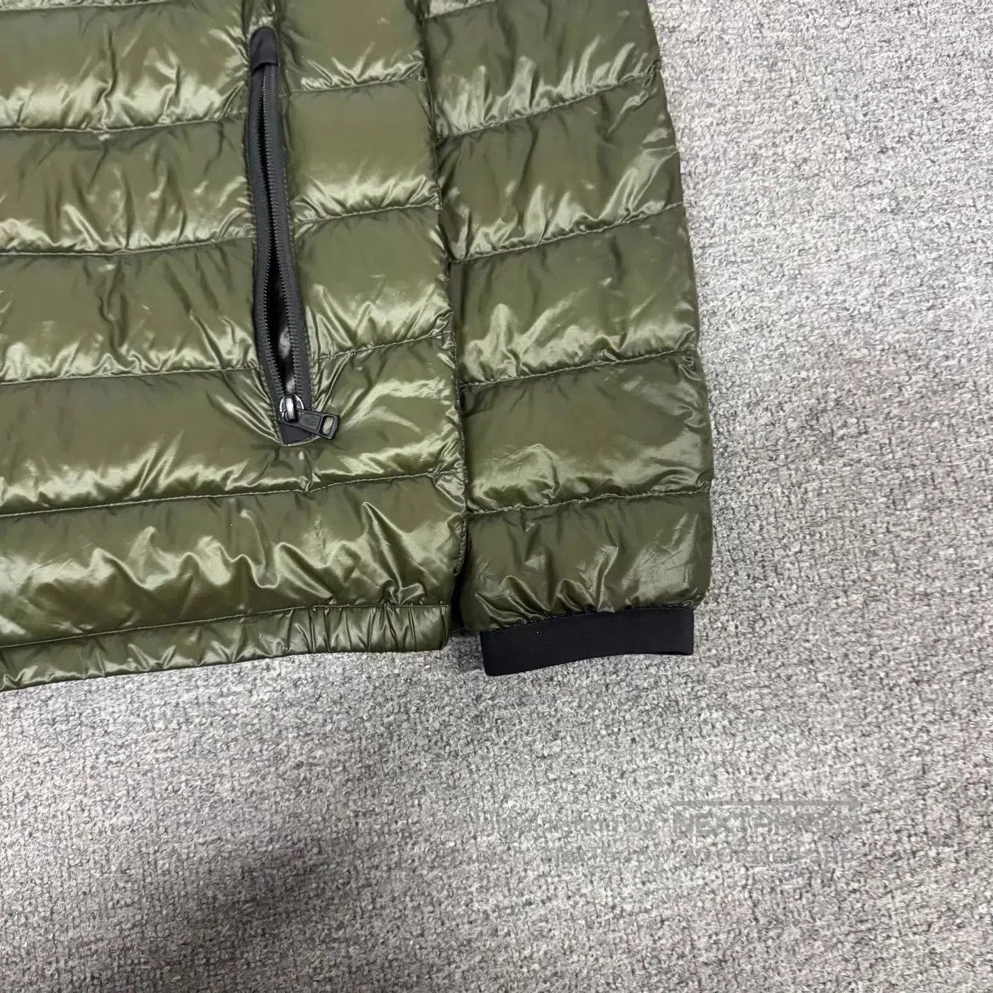 Moncler Green Quilted Puffer Jacket Size L. Size US L / EU 52-54 / 3 - 3 Thumbnail