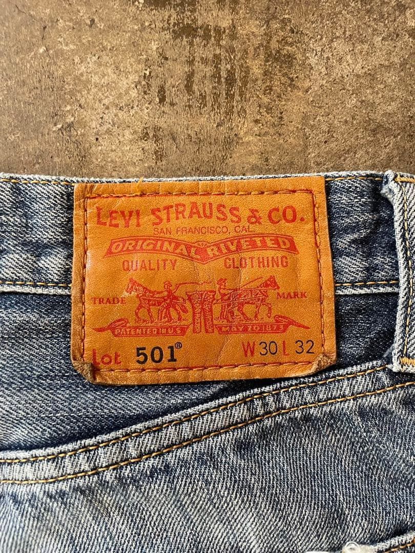 Levi's Vintage Japanese Levi’s Faded Blue Wash Distressed Denim Size US 30 / EU 46 - 3 Thumbnail