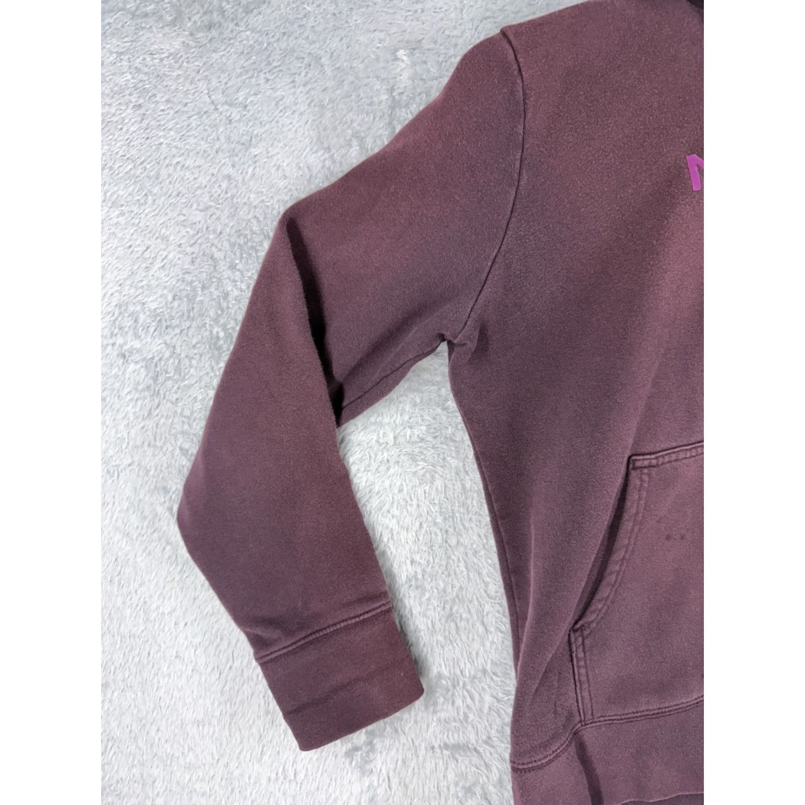The North Face VINTAGE The North Face Hoodie Adult L Red Logo Solid Pullover Crew Neck Pockets 36in Chest Mens/ Womens Size L / US 10 / IT 46 - 3 Thumbnail
