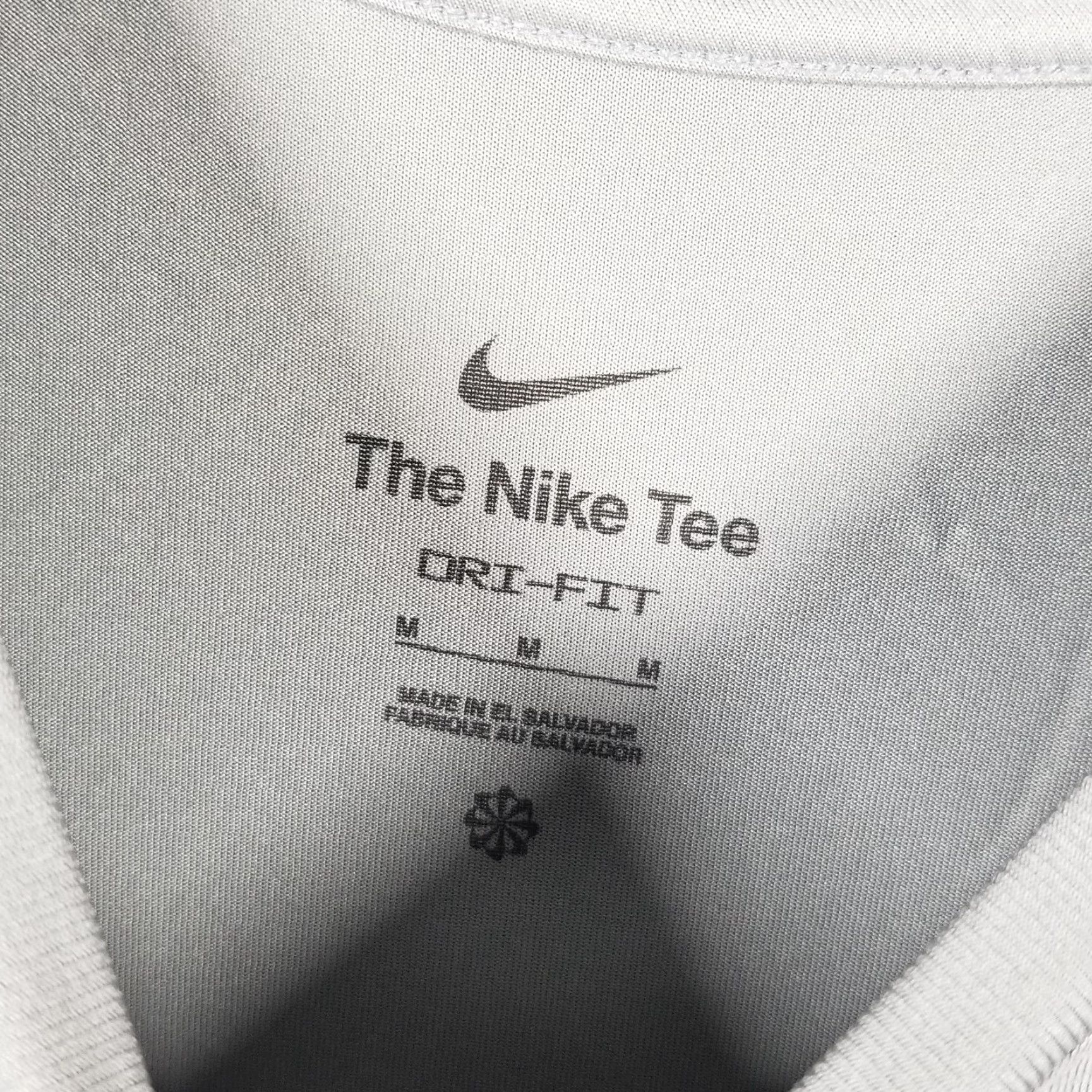 Nike Nike Shirt Adult Medium Gray Dri-FIT Basketball Graphic Tee HF6211-065 Mens Size US M / EU 48-50 / 2 - 4 Thumbnail