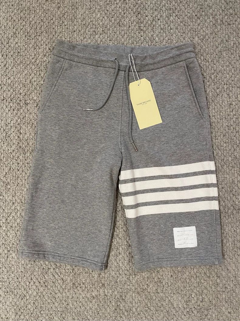 Thom Browne Thom browne Gray classic four-striped shorts 2504-Nextarrow Size US 29 - 1 Thumbnail