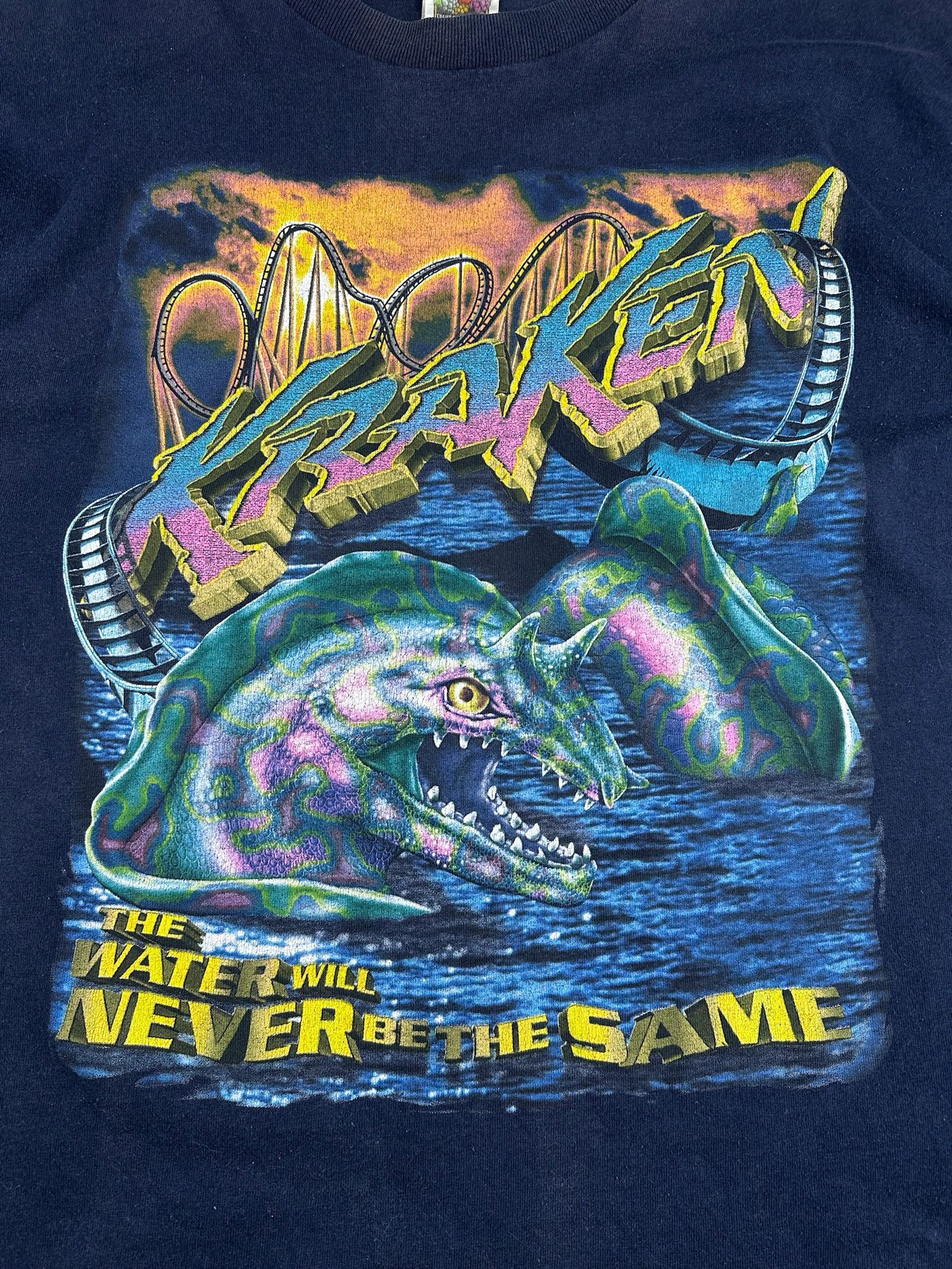 Expert Horror Vintage Kraken t-shirt monster theme park roller coaster Size US XL / EU 56 / 4 - 4 Thumbnail