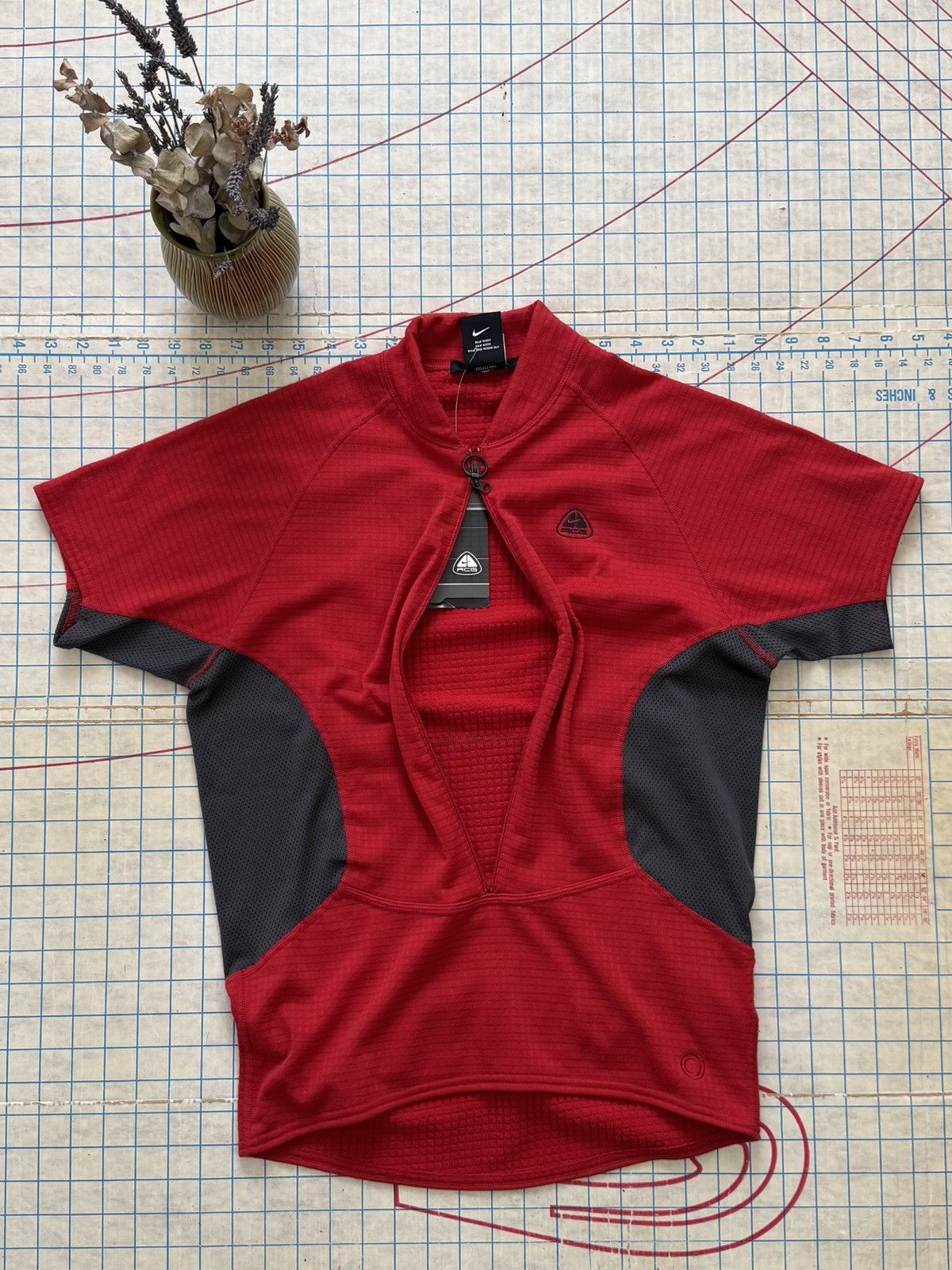 Nike ACG NWT Nike ACG Sphere Athletic Fleece S/S Workout Shirt Medium Size US M / EU 48-50 / 2 - 9 Thumbnail