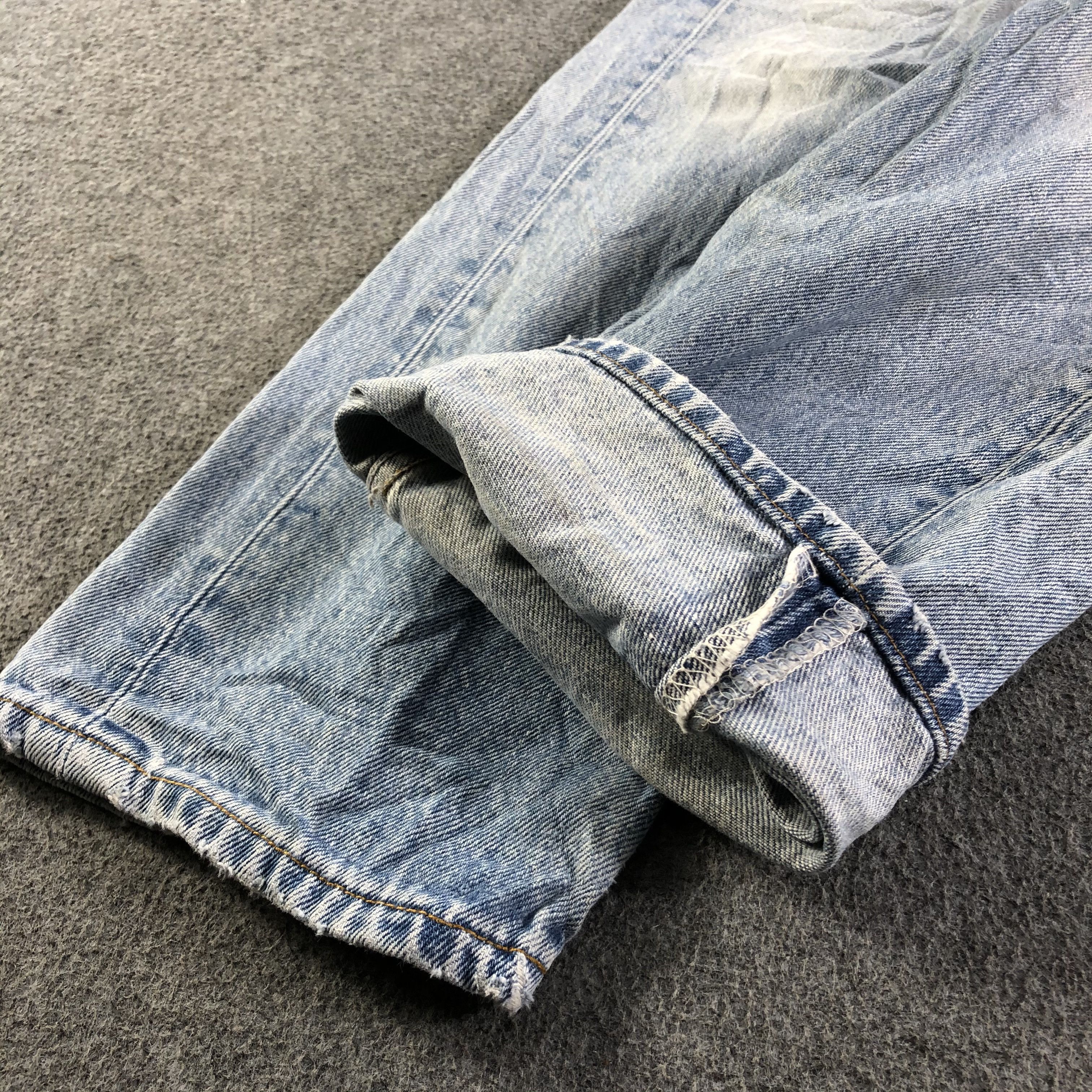 Levi's 90s Vintage Light Wash Levis 501 Jeans-J3881 Size US 27 - 6 Thumbnail