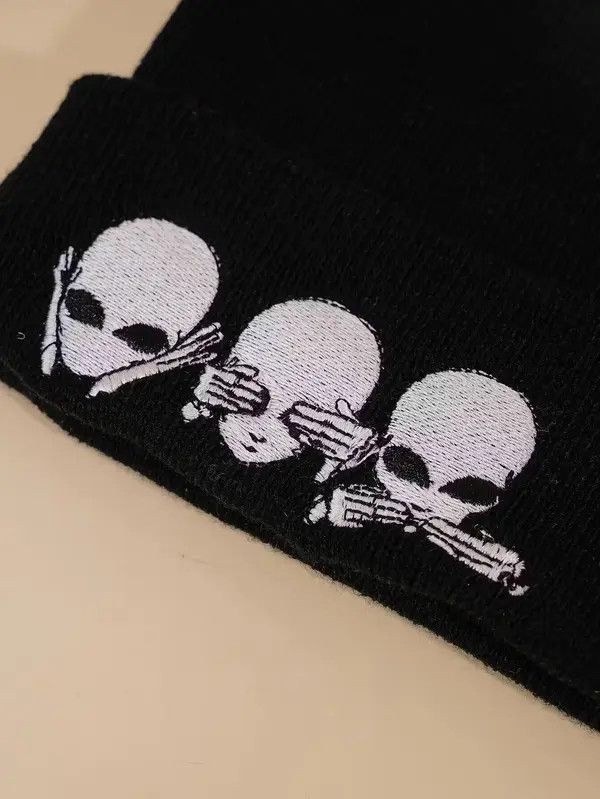 Japanese Brand Skull Embroidered Beanie Size ONE SIZE - 4 Thumbnail