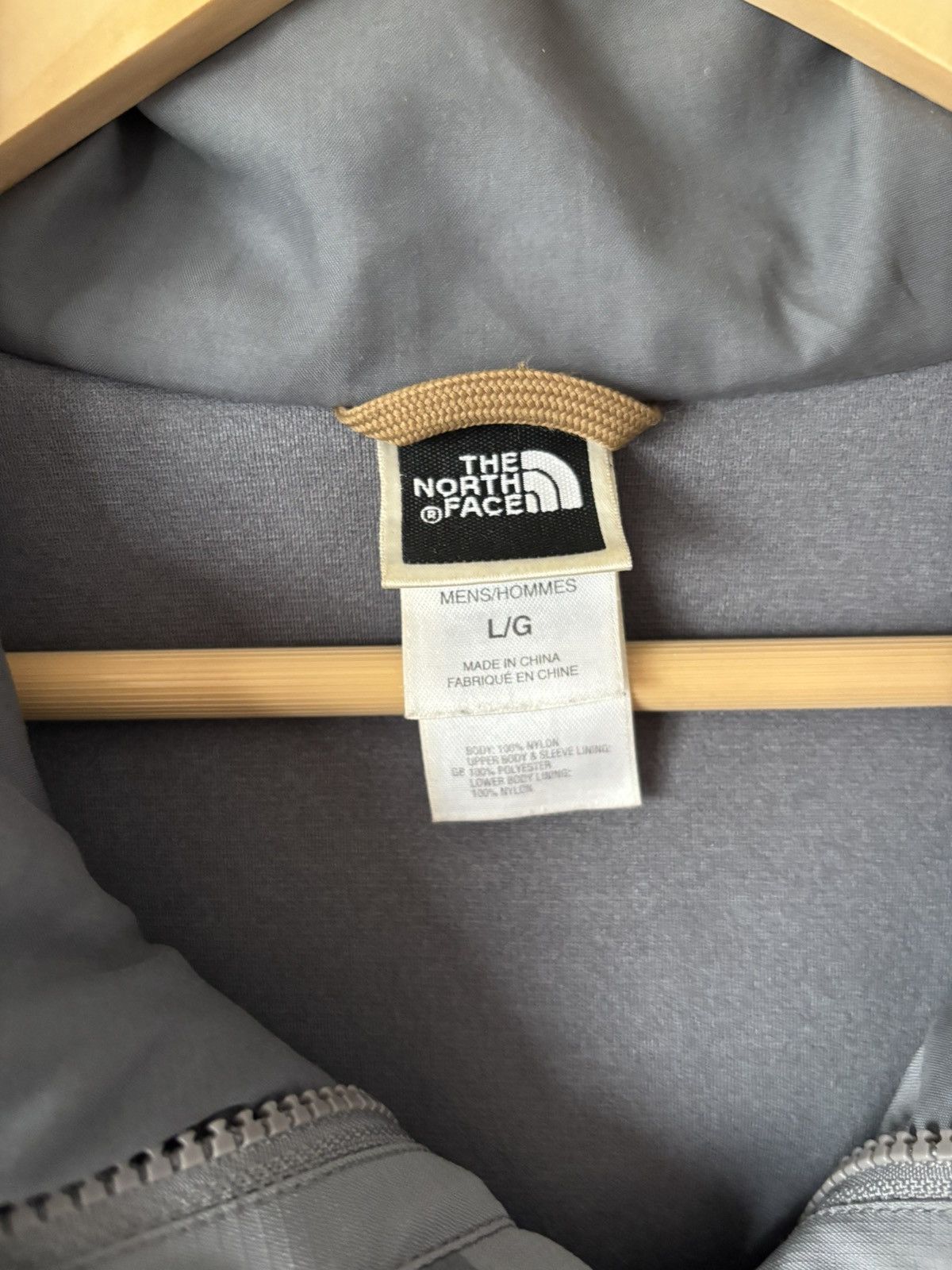 The North Face Vintage The North Face HyVent Ski Jacket Grey Red Size L Size US L / EU 52-54 / 3 - 2 Thumbnail