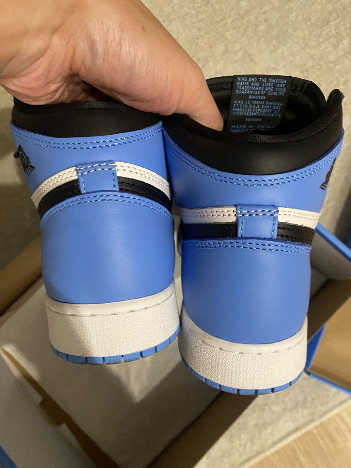 Jordan Brand × Nike Jordan 1 UNC GS 6Y Size US 6 / EU 39 - 3 Thumbnail