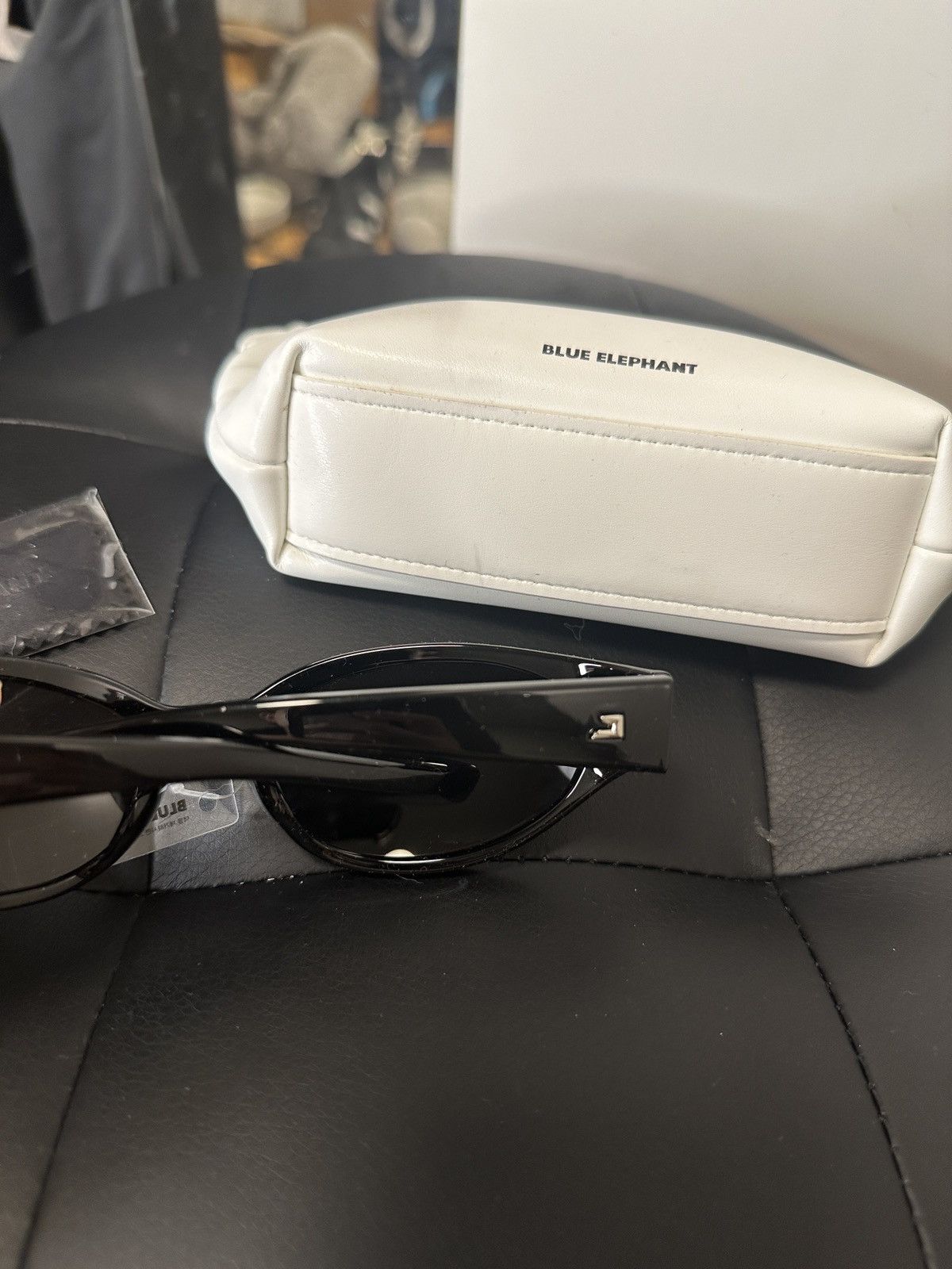 Other Blue elephant sunglasses Size ONE SIZE - 4 Thumbnail