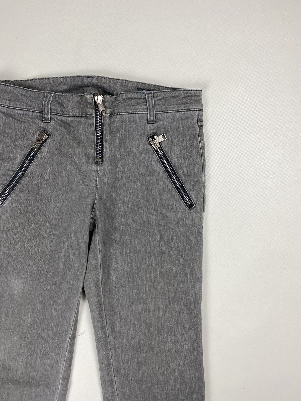 Alexander McQueen Alexander McQueen vintage ladies ankle zip jeans size 42 Size 28" / US 6 / IT 42 - 7 Thumbnail