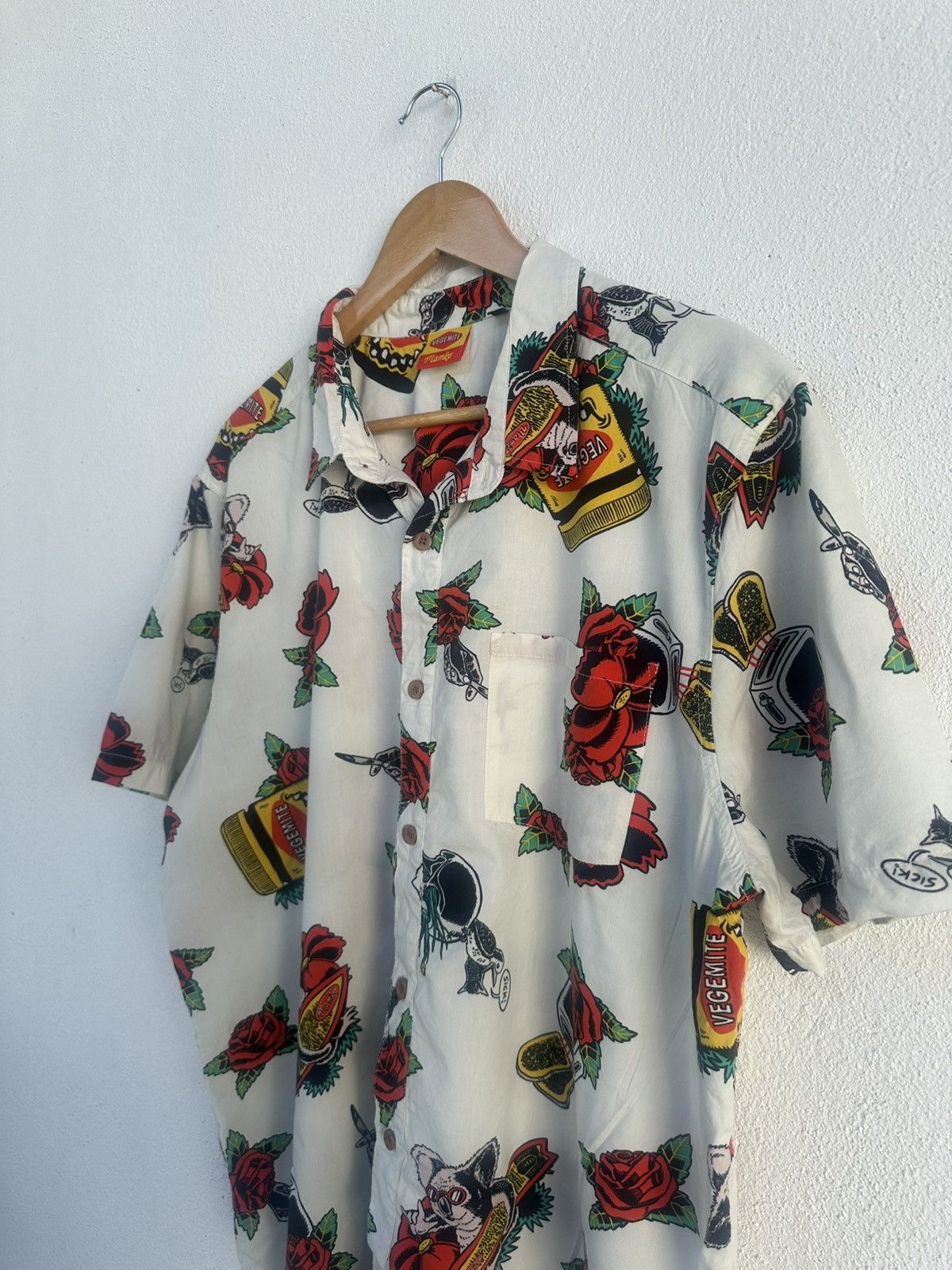 Mambo Mambo Vegemite Hawaii Button Shirt Size US XL / EU 56 / 4 - 5 Thumbnail