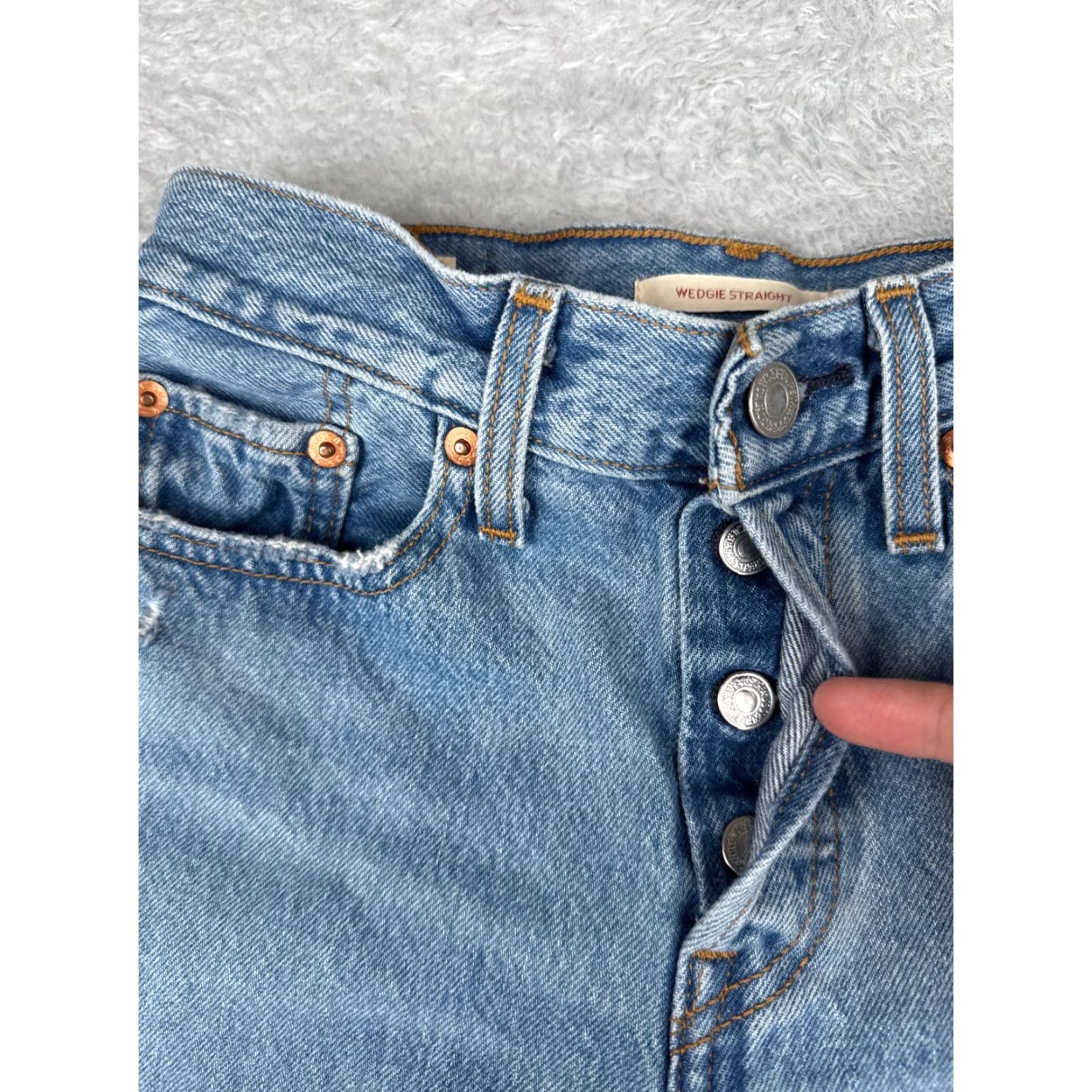 Levi's Levi's Jeans Women 25 Blue Denim Wedgie Straight Distressed 25x25 500 Series Size 42" / US 20 - 5 Thumbnail