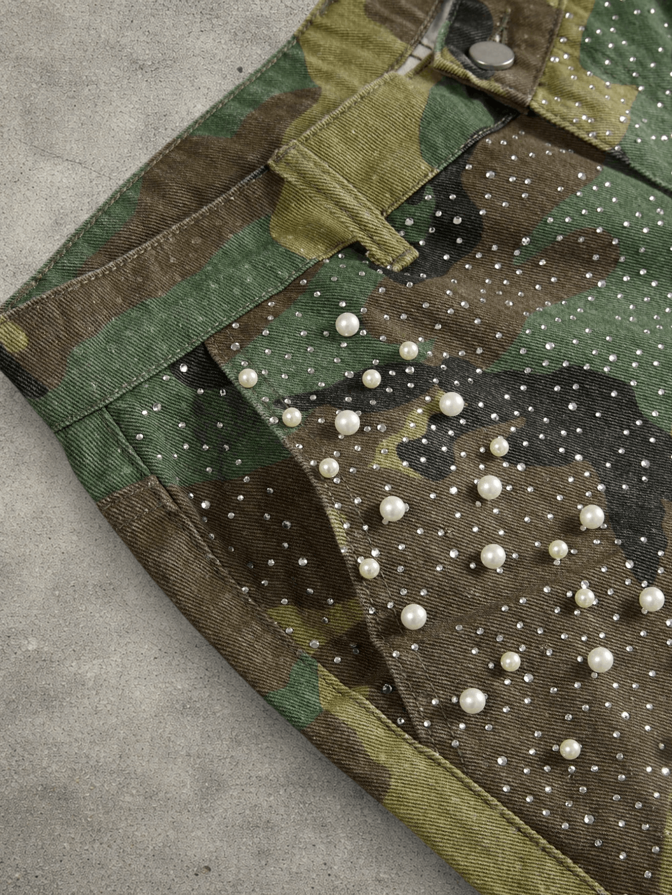 Japanese Brand Camo stones military shorts Size US 32 / EU 48 - 2 Thumbnail