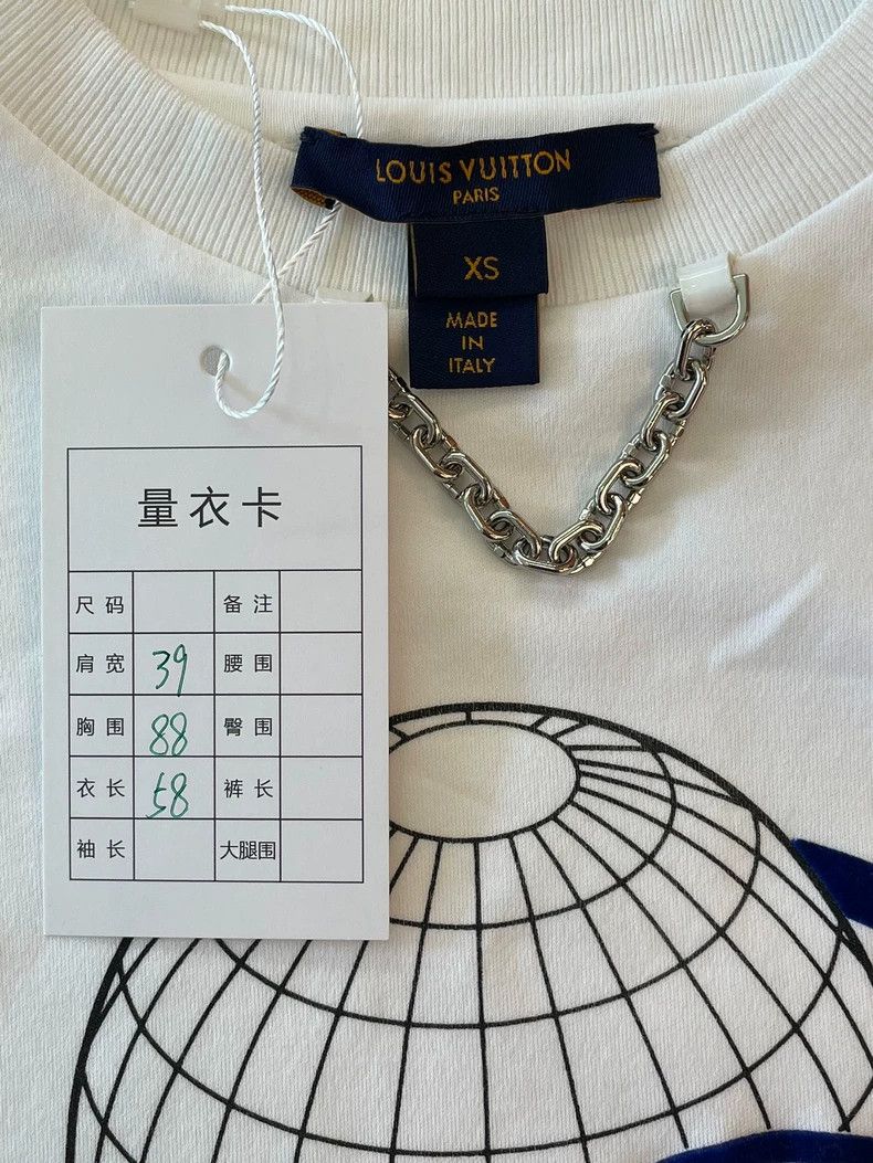 Louis Vuitton Louis Vuitton Globe Flocking Logo Chain Short Sleeve 2503-N Size US XS / EU 42 / 0 - 4 Thumbnail