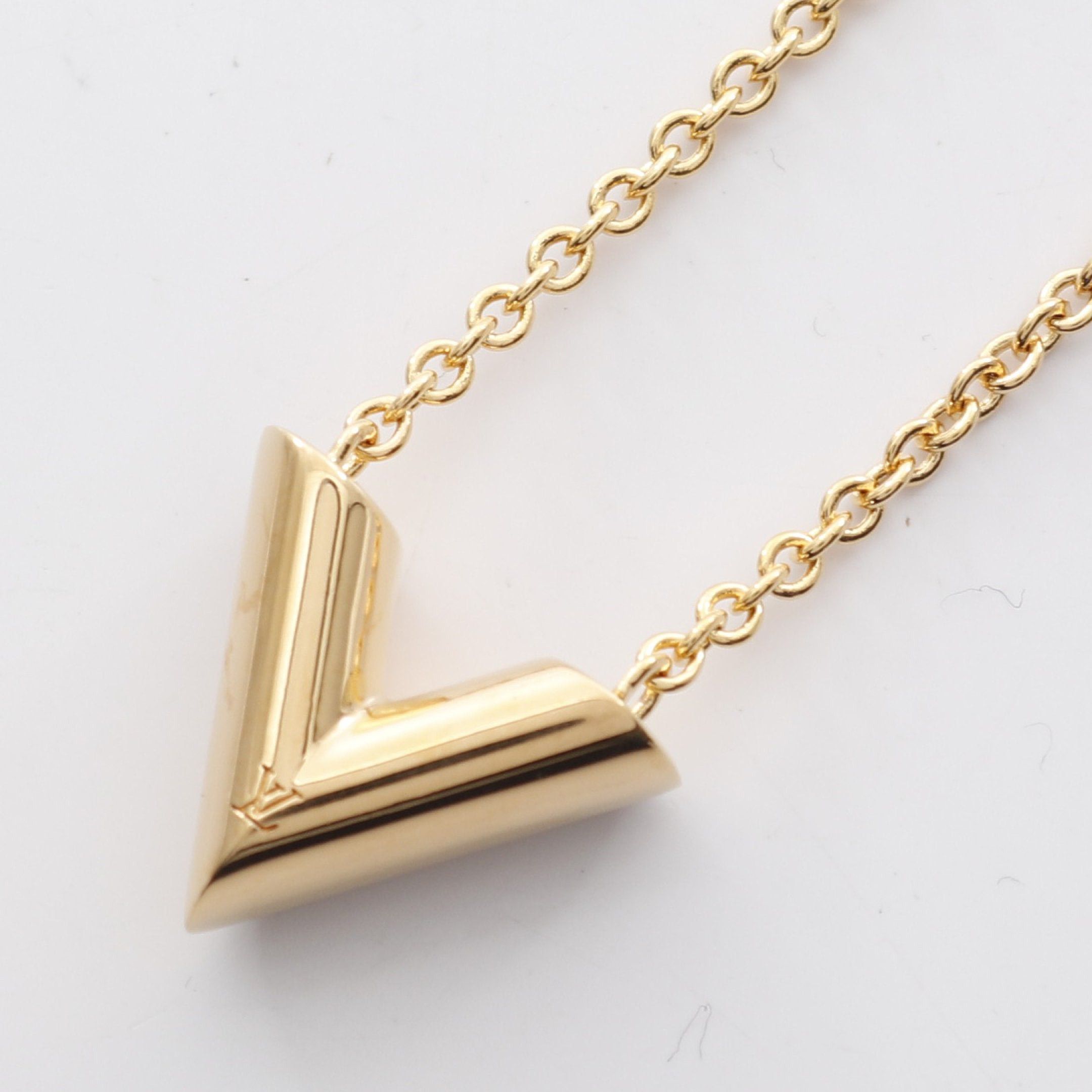 Louis Vuitton Louis Vuitton Essential V Necklace Gp Gold Size ONE SIZE - 1 Thumbnail