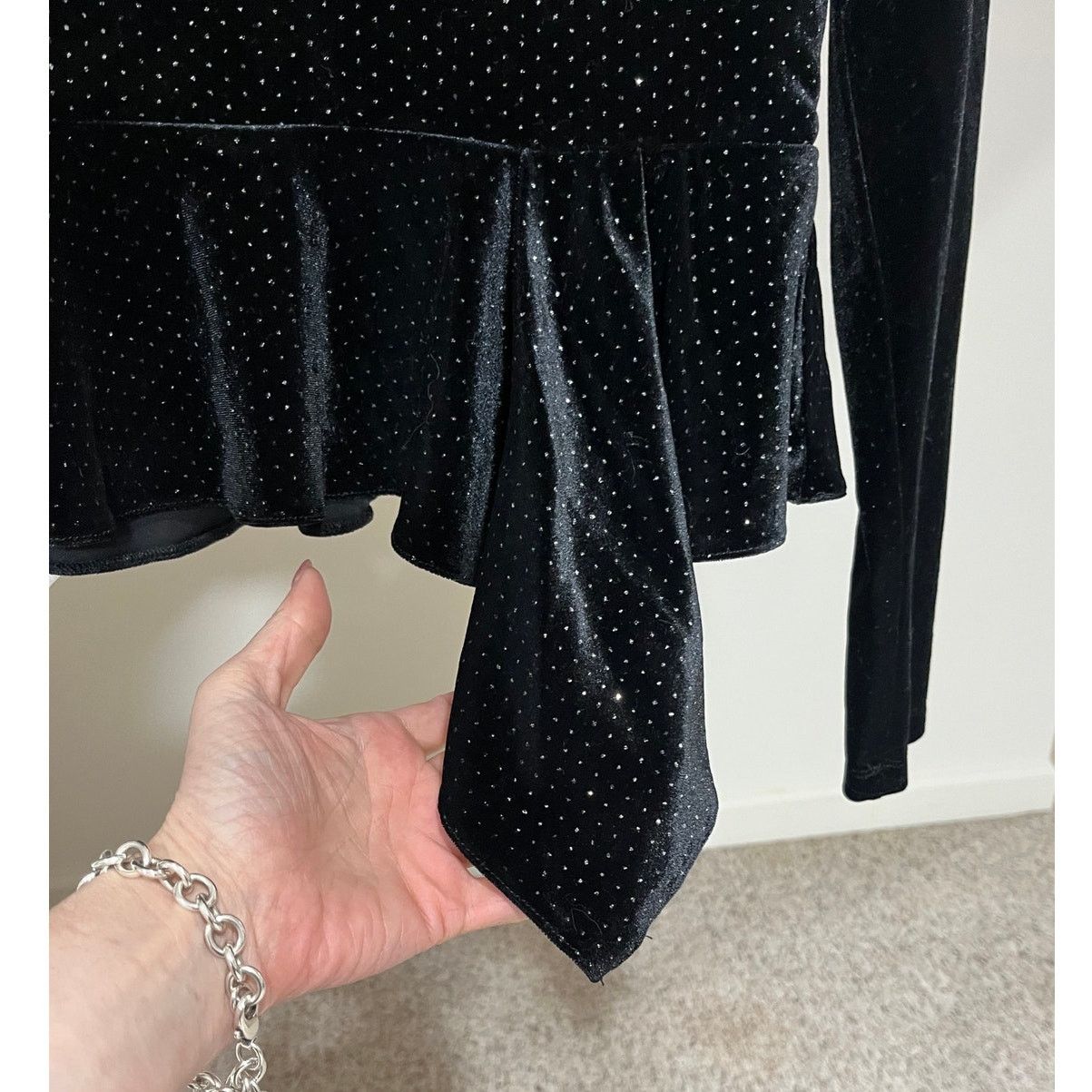 Saylor Saylor Black Long Sleeve Velvet Glitter Elsa Peplum Top M Size M / US 6-8 / IT 42-44 - 7 Thumbnail
