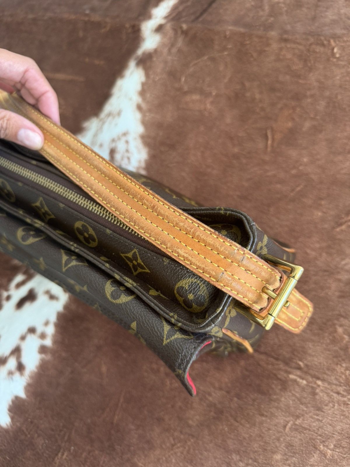 Louis Vuitton Louis Vuitton Monogram Cité Handbag MM Size ONE SIZE - 14 Thumbnail