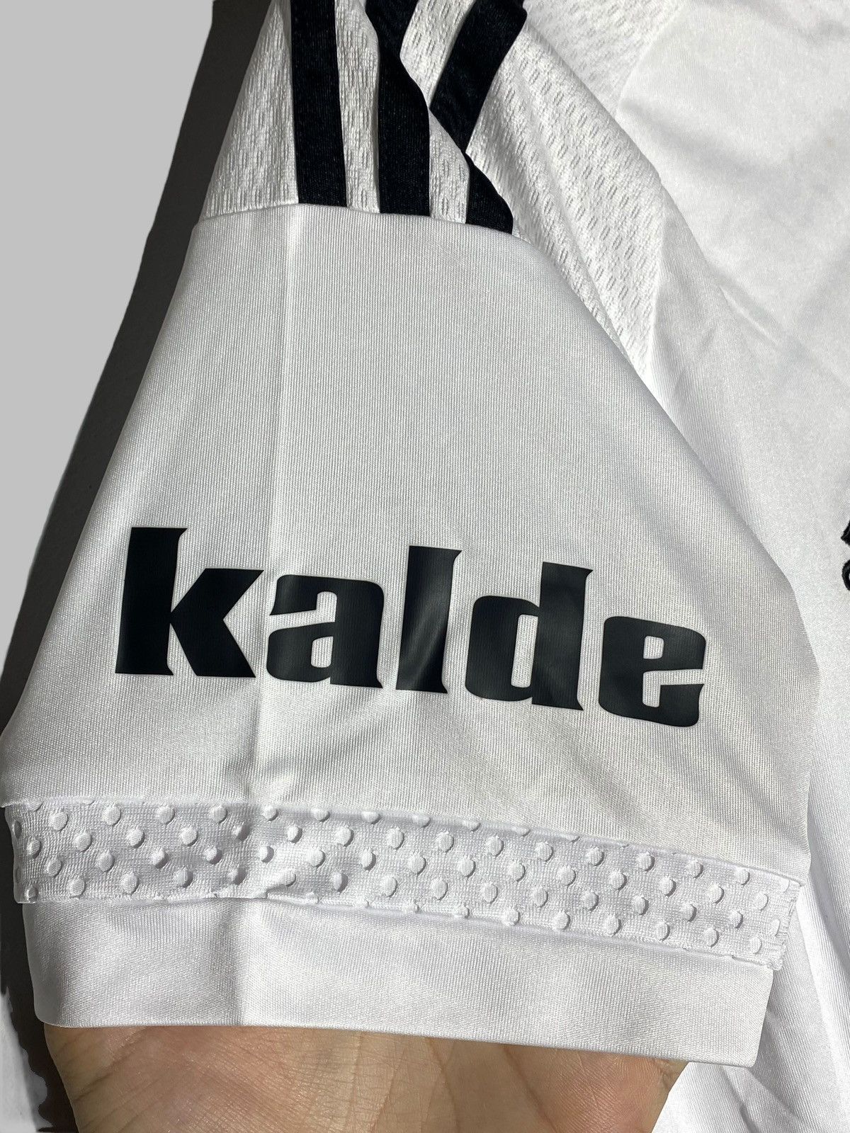 Adidas Adidas Besiktas FC 2015/16 Home Football Shirt Vodafone Size US M / EU 48-50 / 2 - 6 Thumbnail
