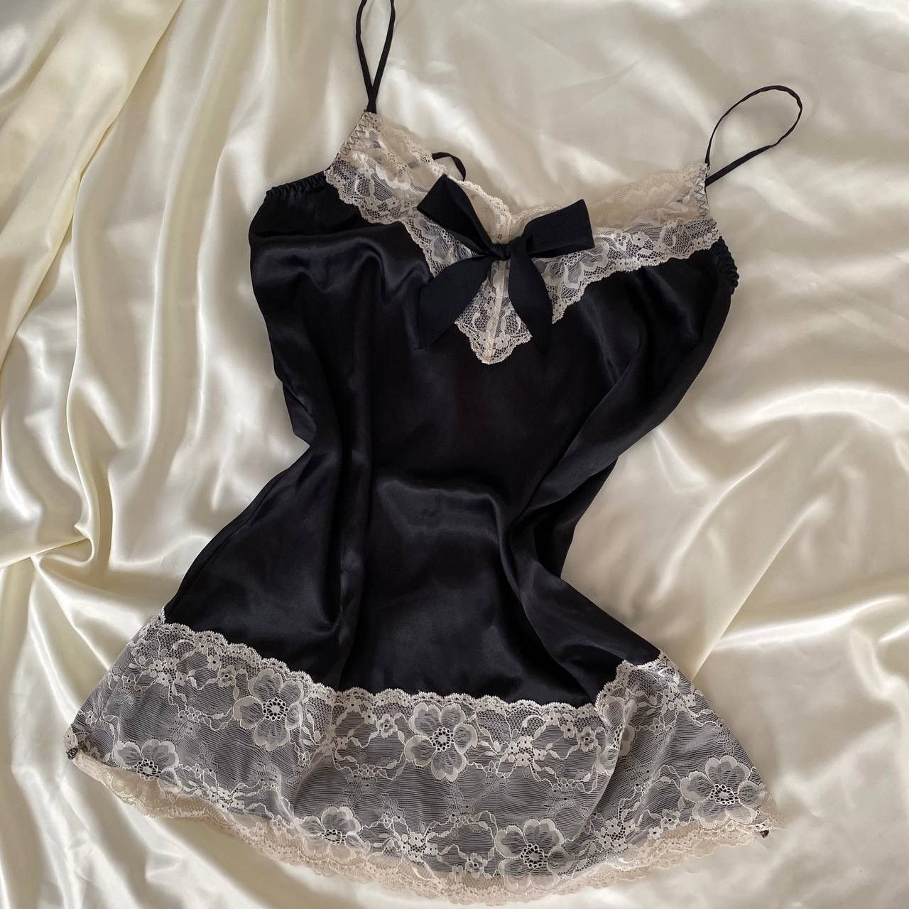 Vintage Vintage coquette black lace mini dress Size M / US 6-8 / IT 42-44 - 1 Thumbnail