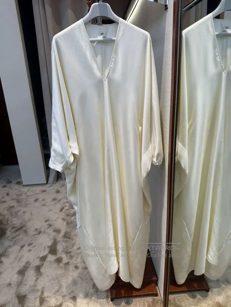 Hermes Hermes White V-Neck Maxi Dress, Loose Fit with Puff Sleeve Size XS / US 0-2 / IT 36-38 - 1 Thumbnail