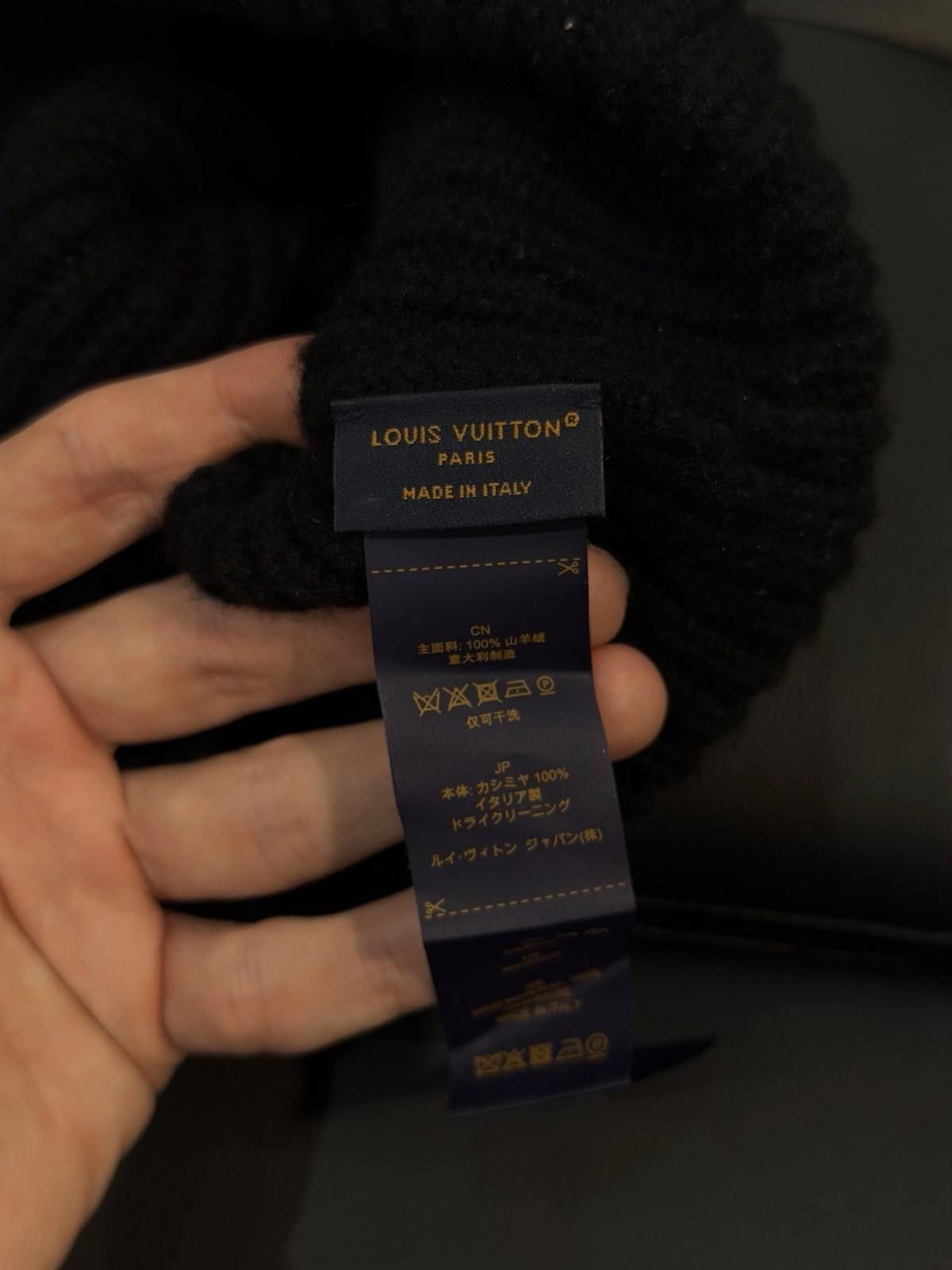Louis Vuitton Louis Vuitton Black Men's Solid Knit Beanie Hat Gold LV $595 Size ONE SIZE - 10 Thumbnail
