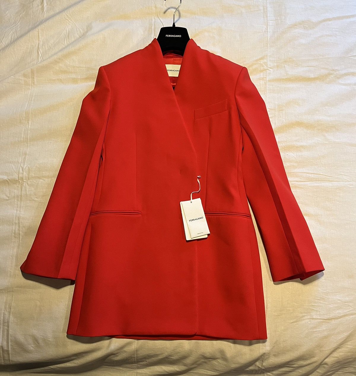 Salvatore Ferragamo Ferragamo red wool double breasted blazer. Size M / US 6-8 / IT 42-44 - 2 Thumbnail
