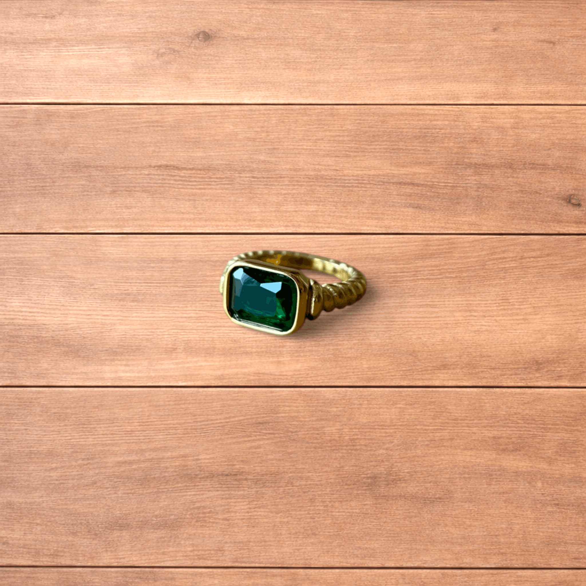 Japanese Brand Lovely vintage style gold ring with green gemstone. Size ONE SIZE - 4 Thumbnail