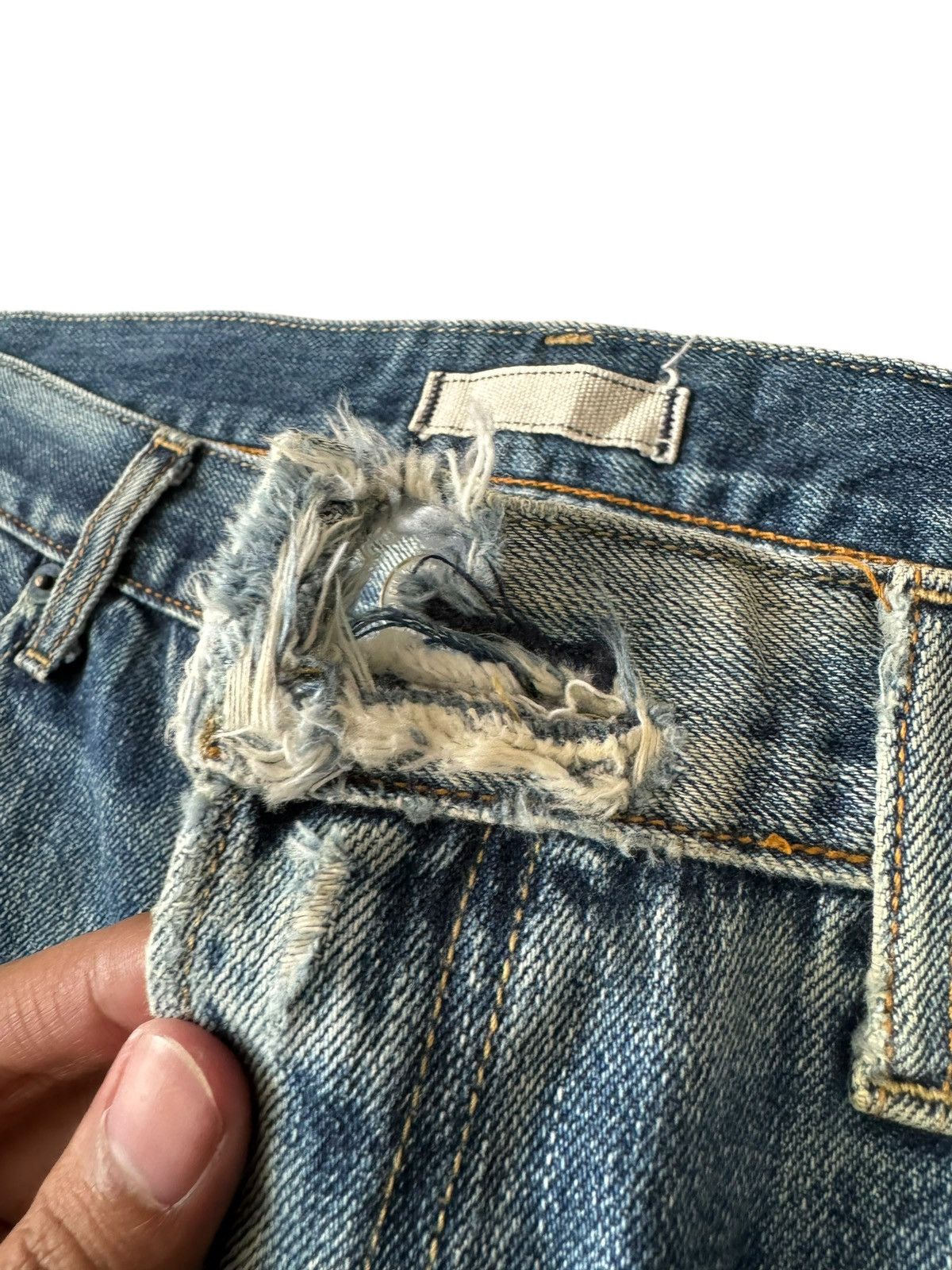 Uniqlo VINTAGE UNIQLO SELVEDGE DISTRESSED JEANS Size US 36 / EU 52 - 10 Thumbnail