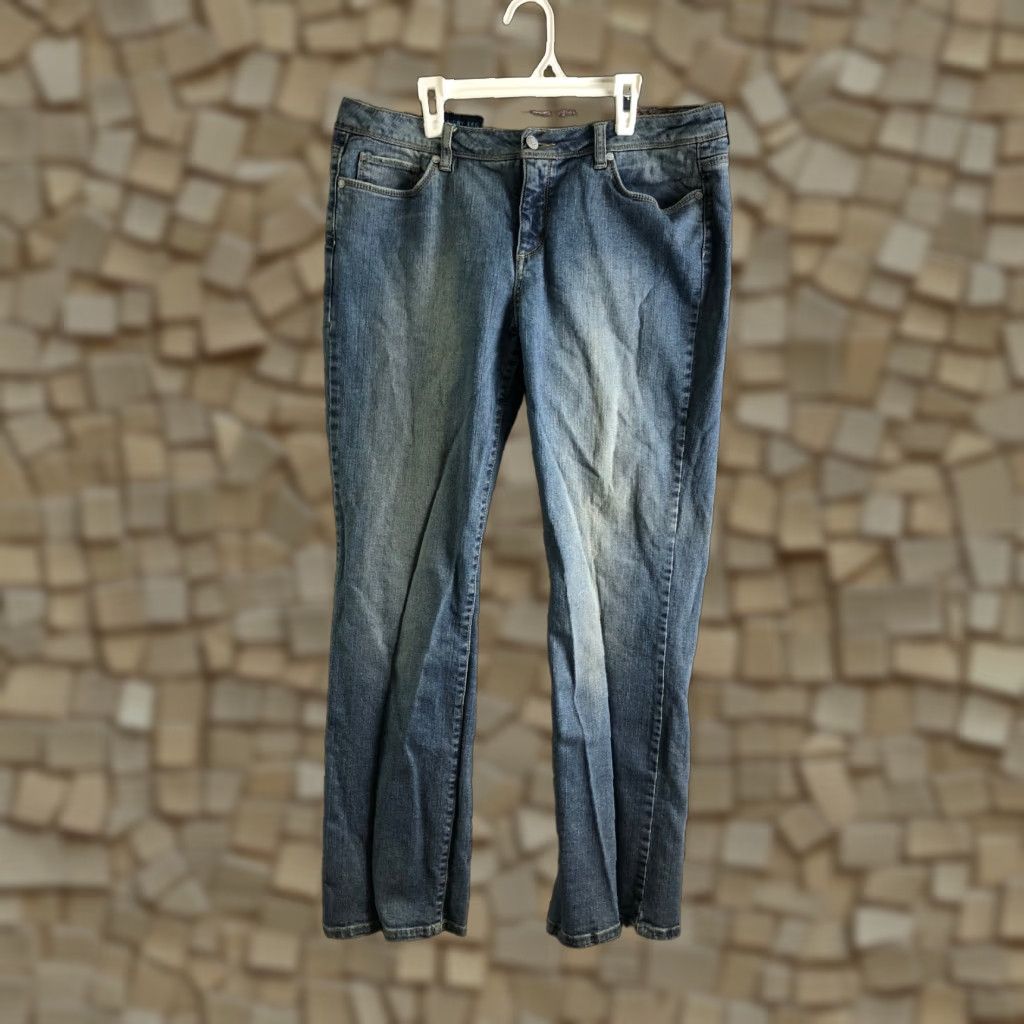 Denime VINTAGE AJ Ashley Straight Leg Womens Size 12 Long Mid Rise Medium Wash Blue Denim Jeans Size 34" / US 12 / IT 48 - 1 Thumbnail