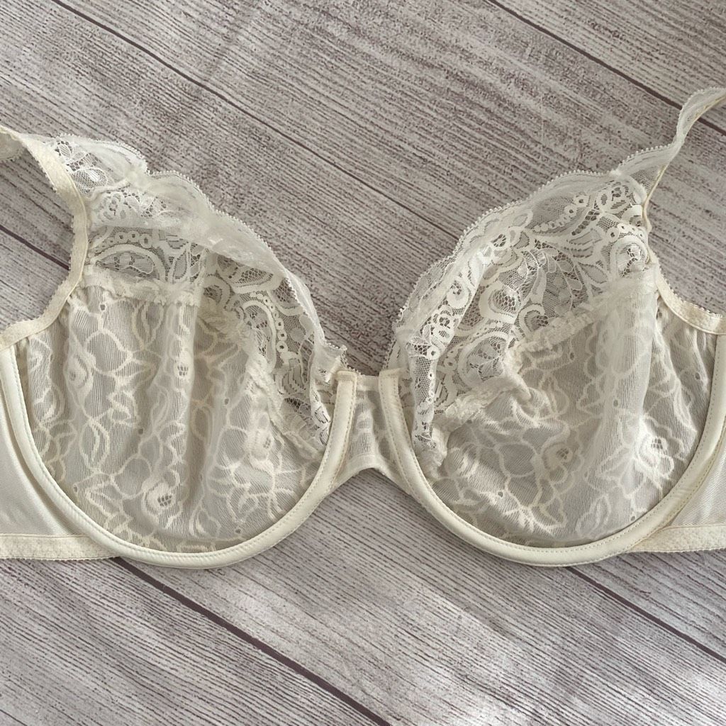 Other Olga women 38D lace bra w/3 hook back closure & adjustable s Size ONE SIZE - 6 Thumbnail