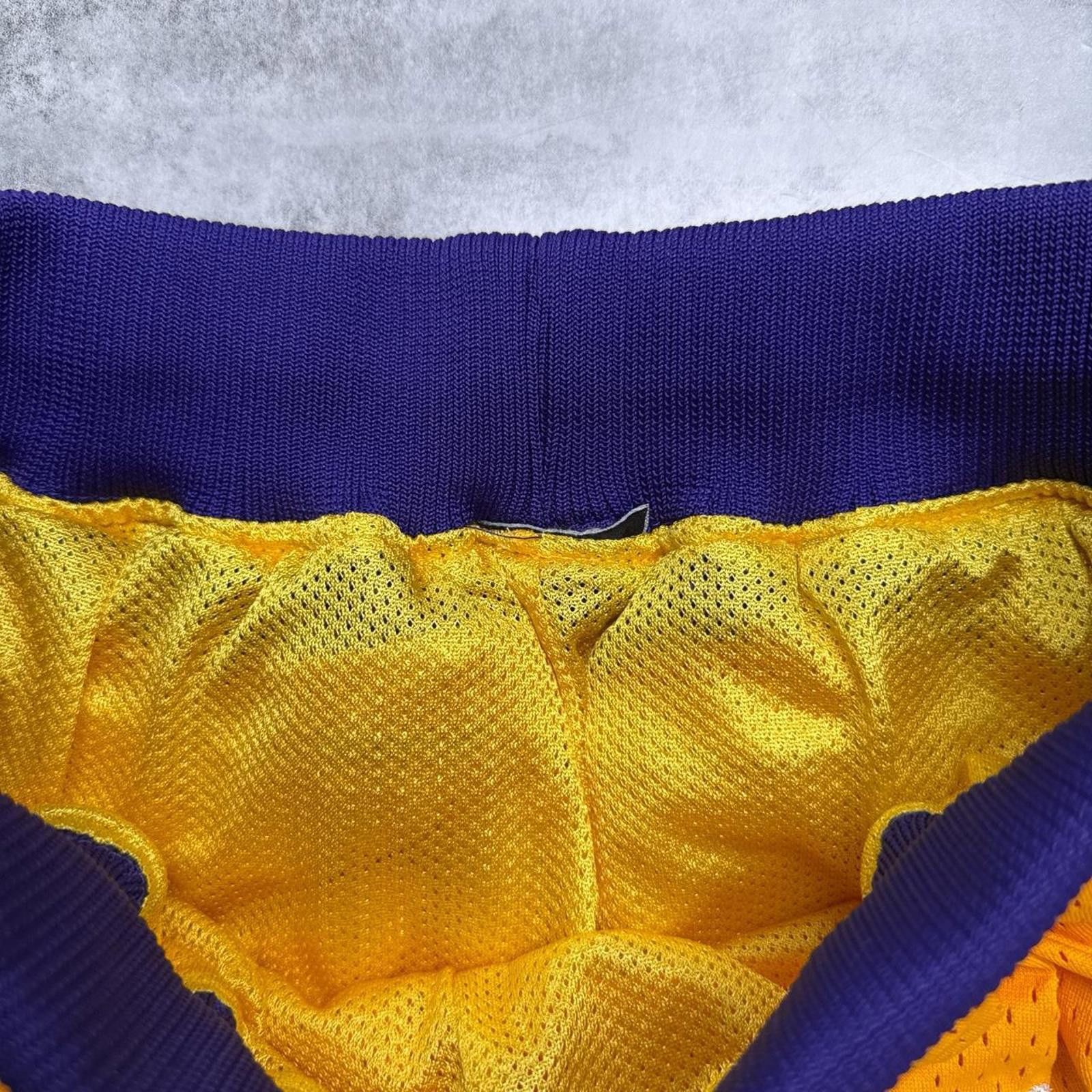 NBA Y2K Phoenix Suns Lakers Yellow Shorts Size US 36 / EU 52 - 5 Thumbnail