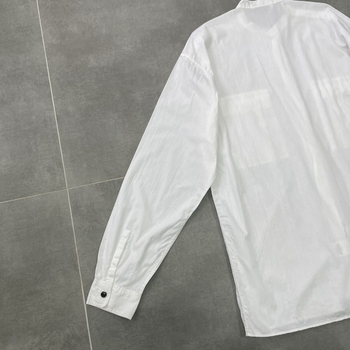 Versace × Vintage Vintage Gianni Versace Versus Button Shirt Size 38/52 Size US L / EU 52-54 / 3 - 19 Thumbnail