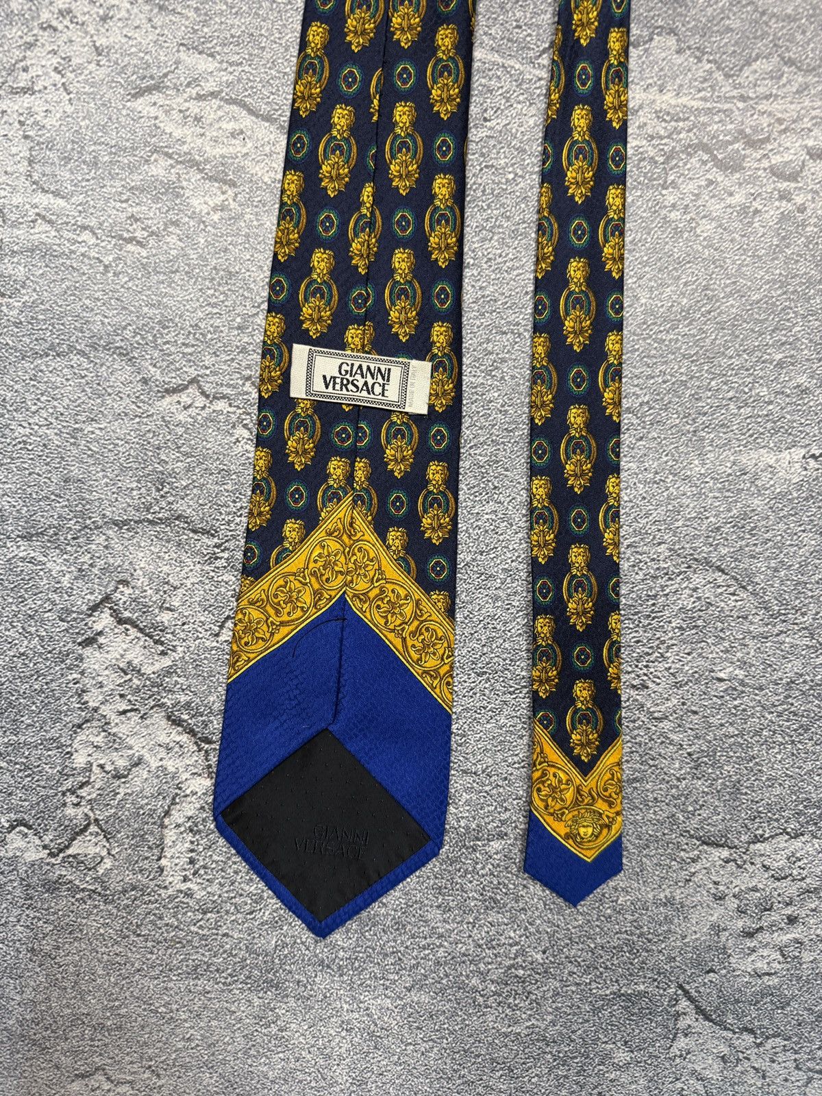 Versace GIANNI VERSACE TIE FULL LOGO 100% SILK VINTAGE Size ONE SIZE - 5 Thumbnail