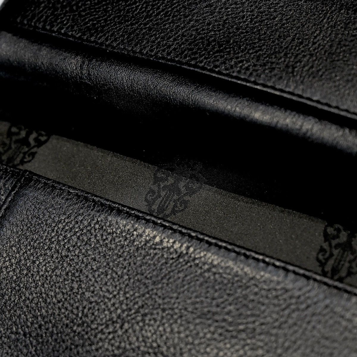 Chrome Hearts CHROME HEARTS WAVE LEATHER WALLET BLACK Size ONE SIZE - 8 Thumbnail
