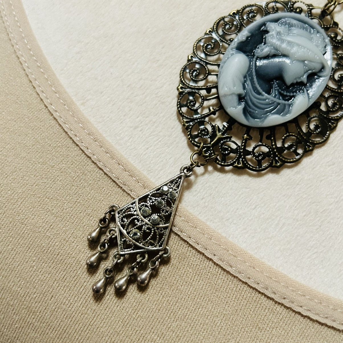 Handmade Handcrafted charcoal iridescent Victorian lady necklace Size ONE SIZE - 4 Thumbnail
